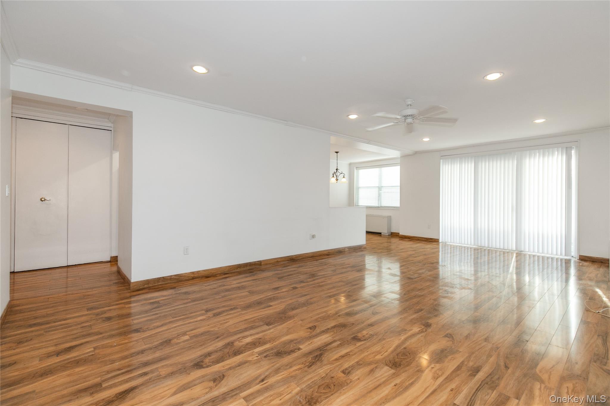 #5 photo, 1 KENSINGTON GATE, Great Neck , NY 11021