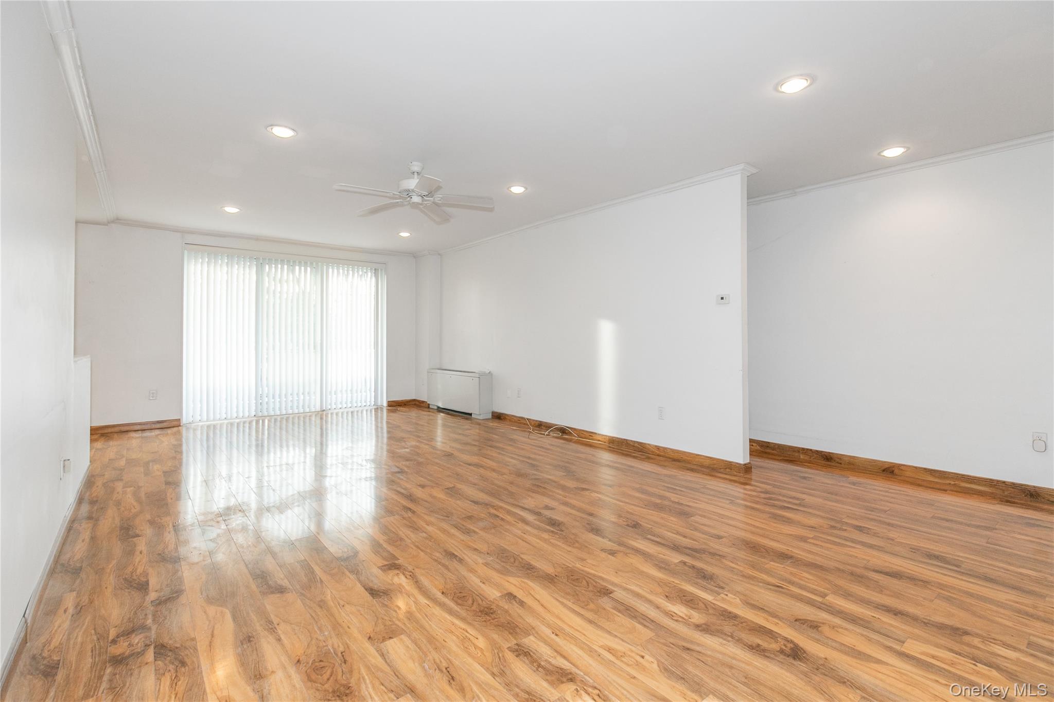 #8 photo, 1 KENSINGTON GATE, Great Neck , NY 11021