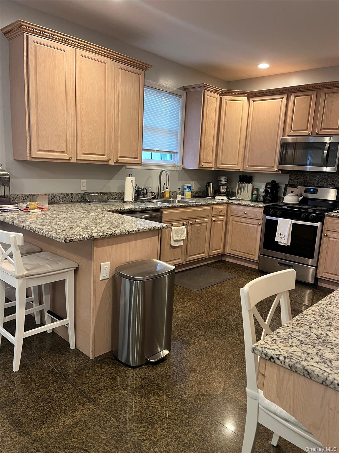 #6 photo, 7809 Shore Road, Port Washington , NY 11050