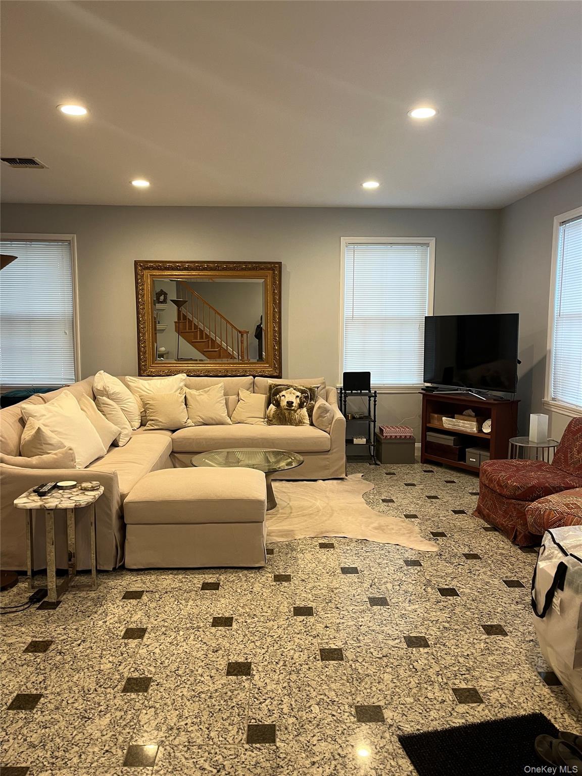 #7 photo, 7809 Shore Road, Port Washington , NY 11050