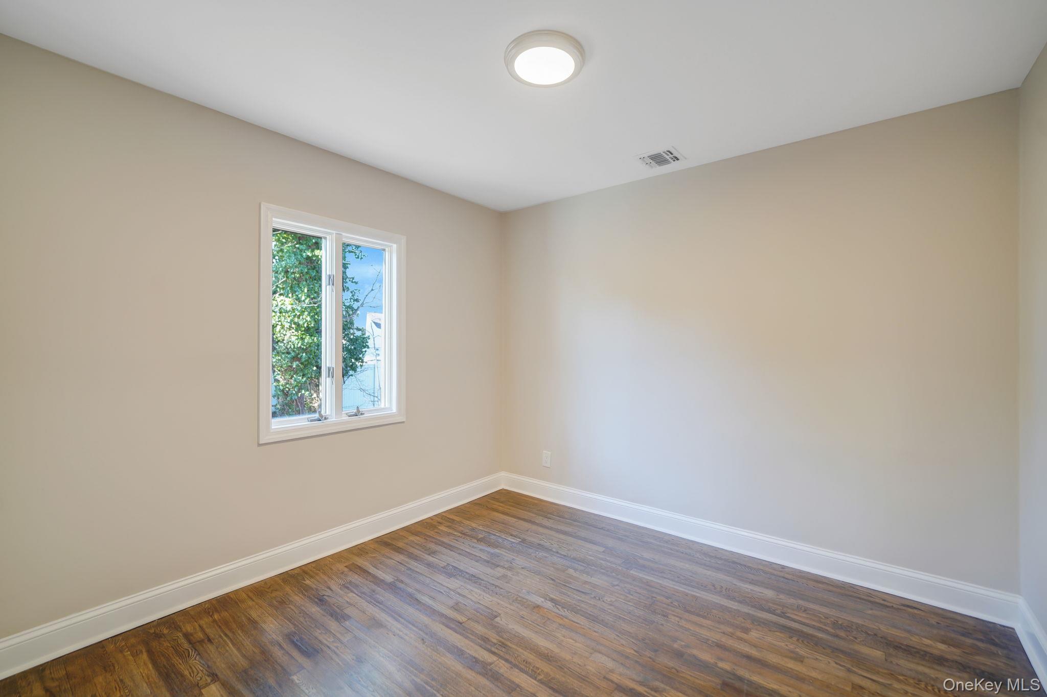 #12 photo, 212 Babylon Turnpike, Нассау ‖ Merrick , NY 11566