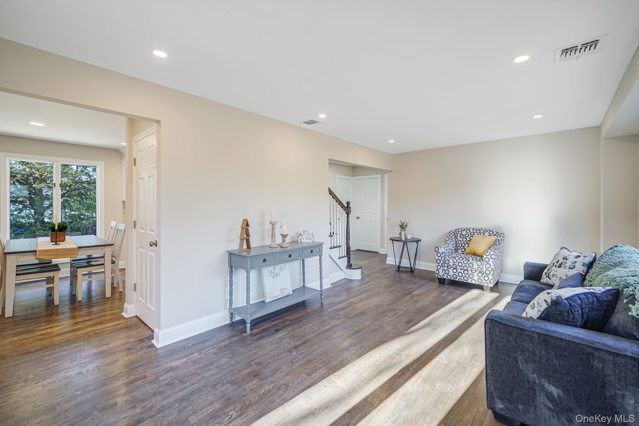 #5 photo, 212 Babylon Turnpike, Нассау ‖ Merrick , NY 11566