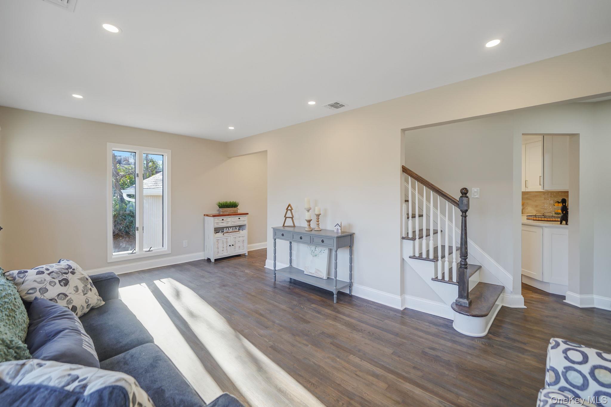 #6 photo, 212 Babylon Turnpike, Нассау ‖ Merrick , NY 11566