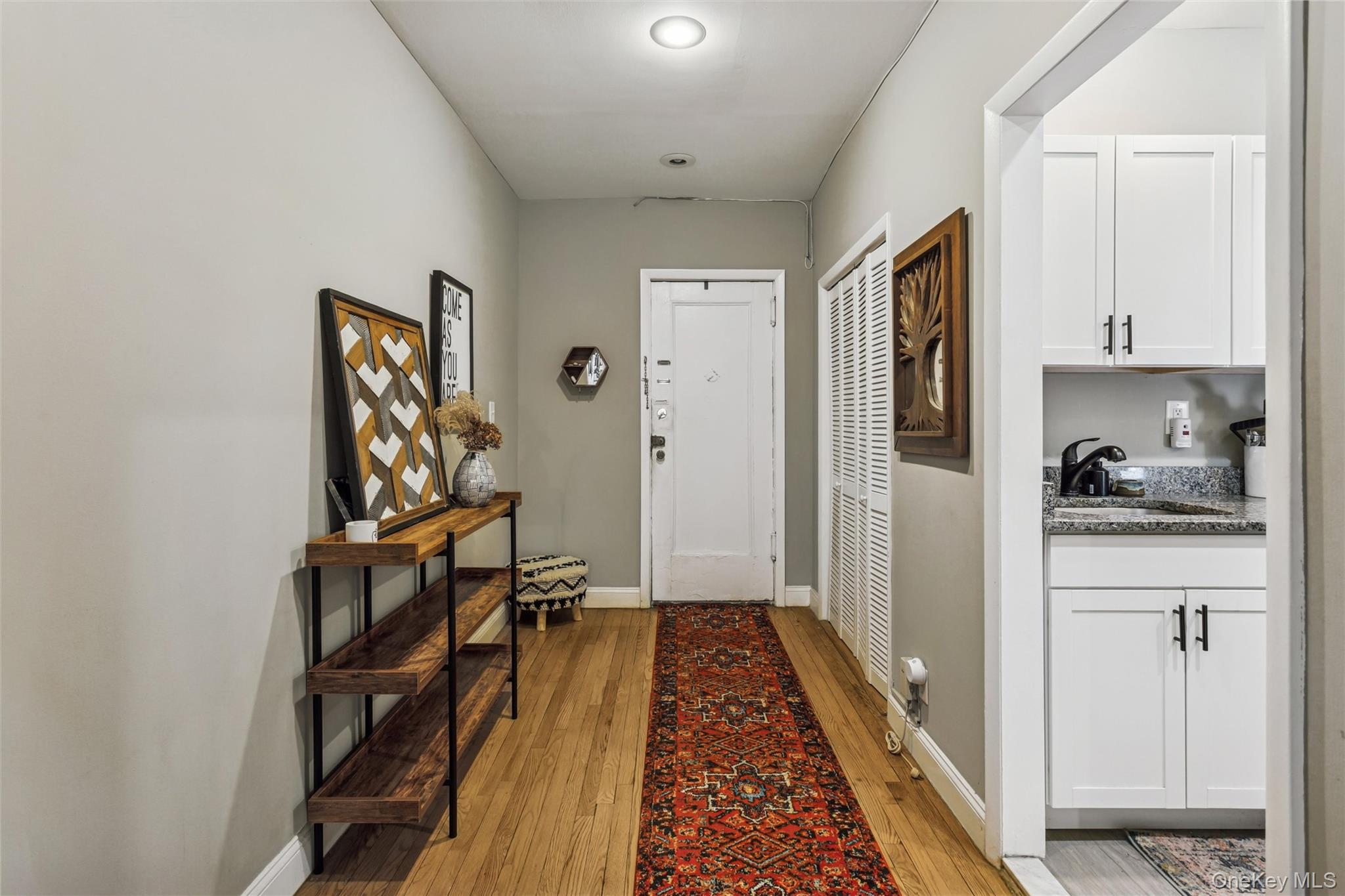 #8 photo, 12 Hempstead Avenue, מחוז נסאו Rockville Centre , NY 11570