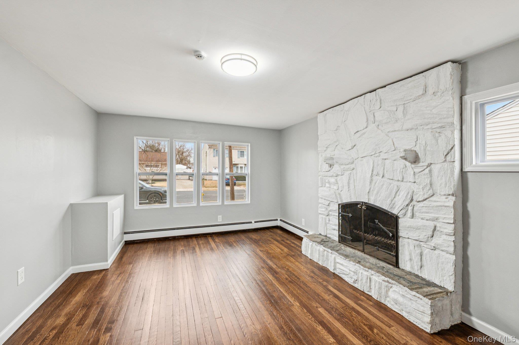 #10 photo, 1354 Brooklyn Boulevard, מחוז סאפוק Bay Shore , NY 11706