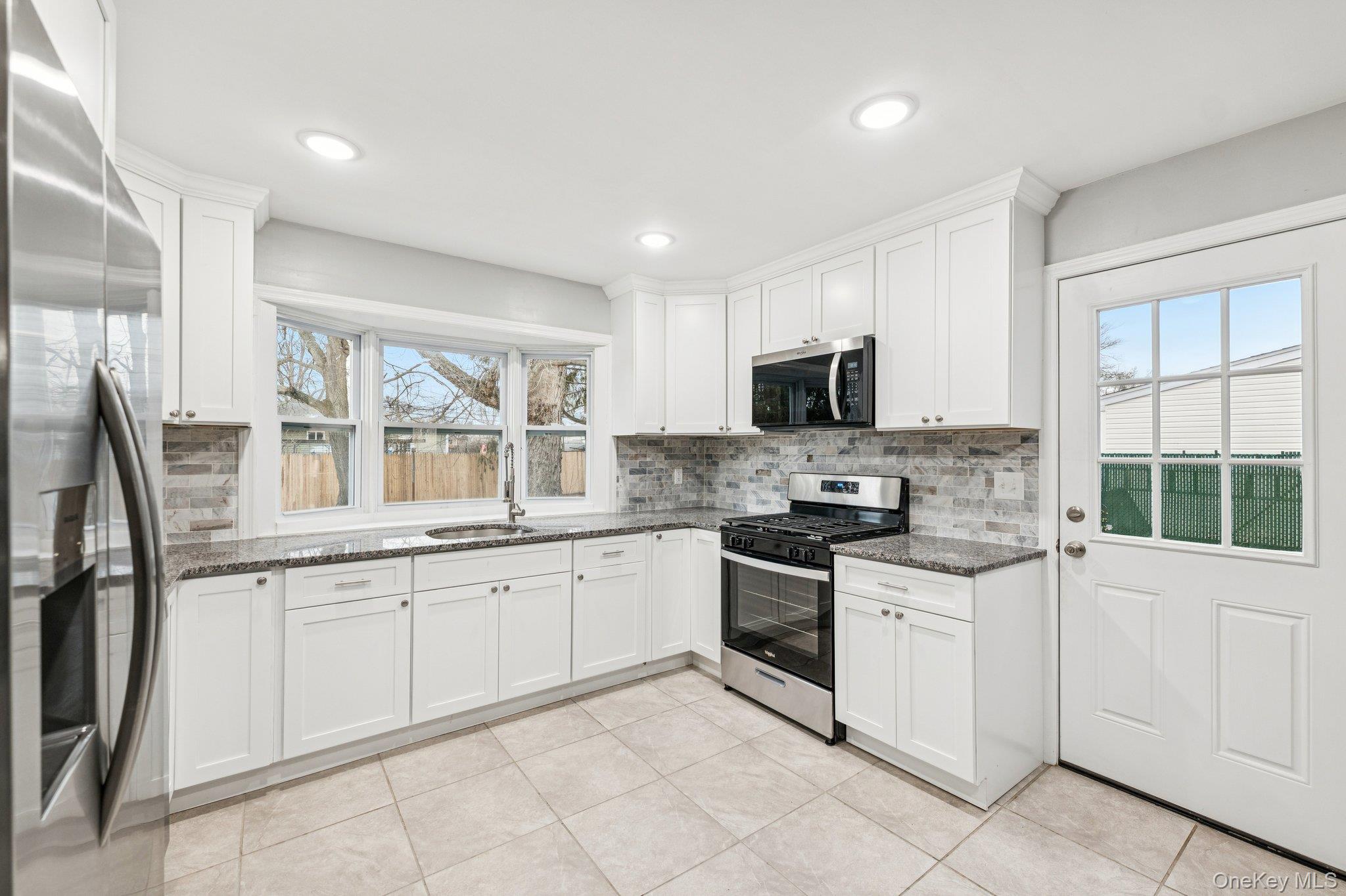 #14 photo, 1354 Brooklyn Boulevard, מחוז סאפוק Bay Shore , NY 11706