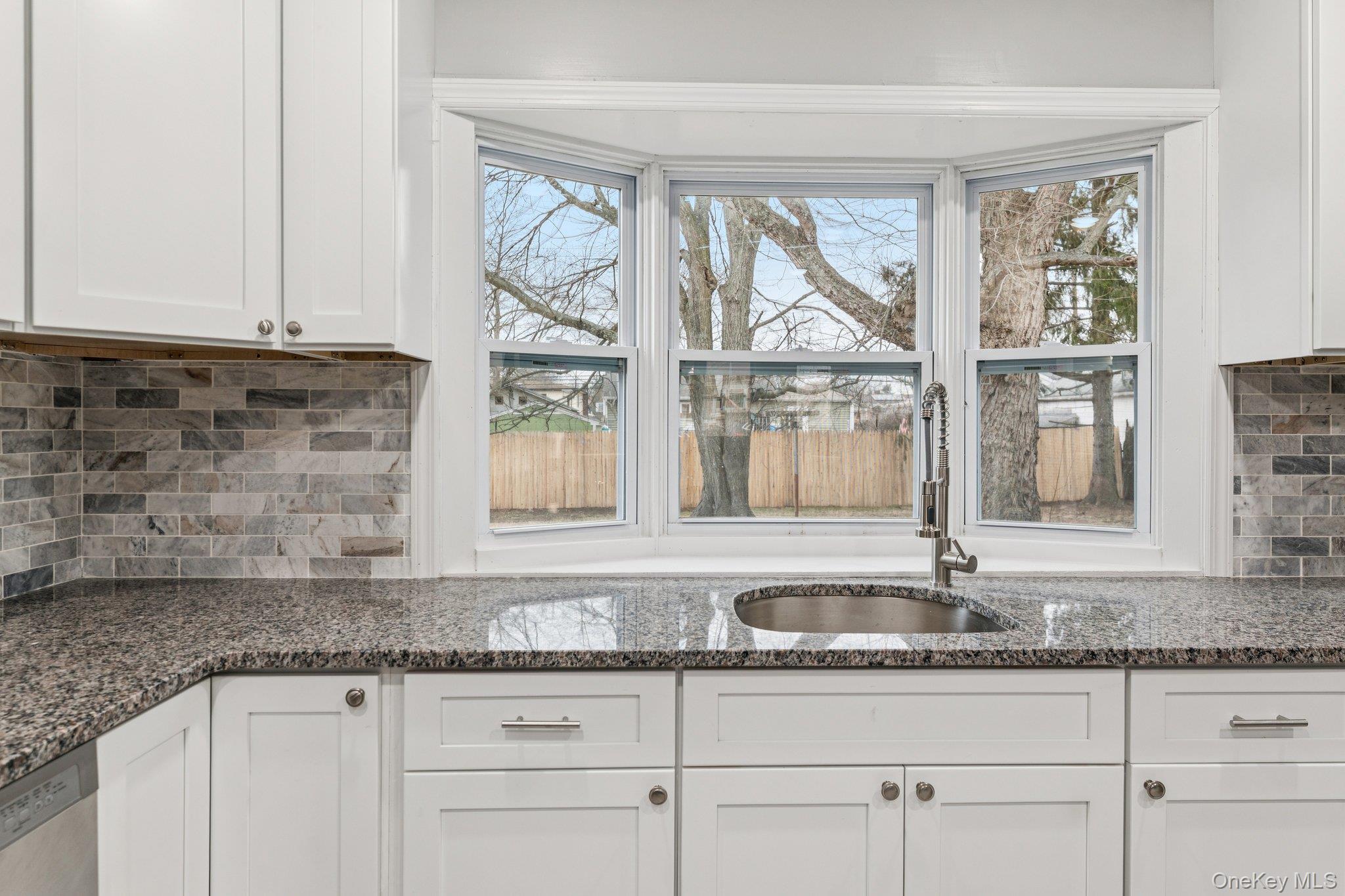 #17 photo, 1354 Brooklyn Boulevard, מחוז סאפוק Bay Shore , NY 11706