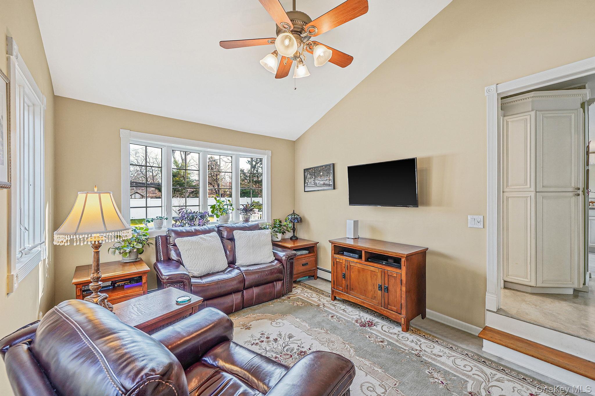 #13 photo, 263 Keswick Drive, 롱 아일랜드 East Islip , NY 11730