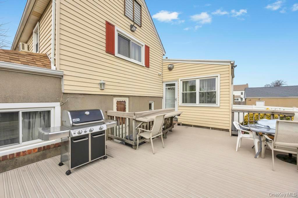 #4 photo, 7 N Terrace Place, नासाउ काउंटी Valley Stream , NY 11580