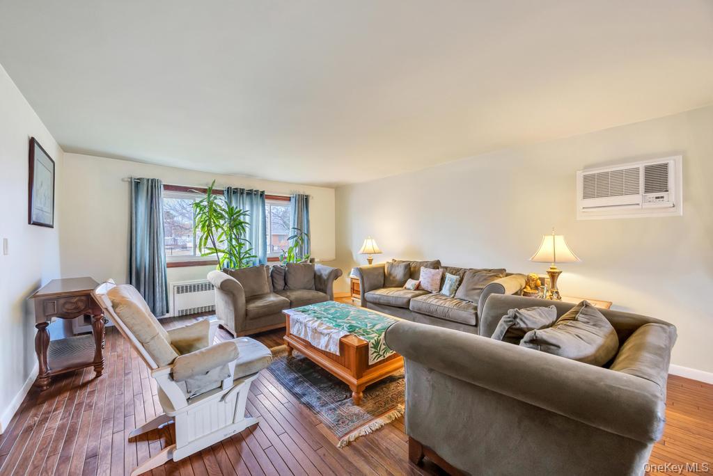 #9 photo, 7 N Terrace Place, नासाउ काउंटी Valley Stream , NY 11580