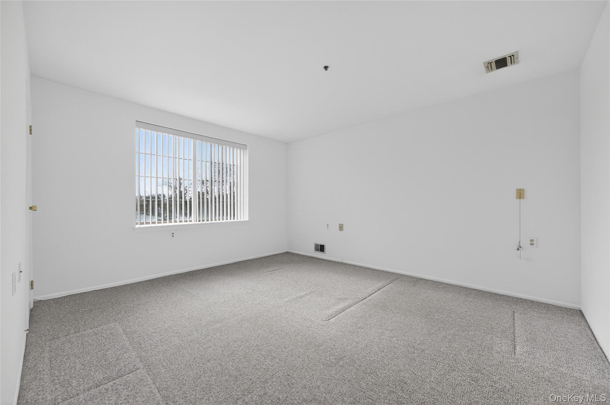 #10 photo, 54 School Street, Нассау ‖ Westbury , NY 11590