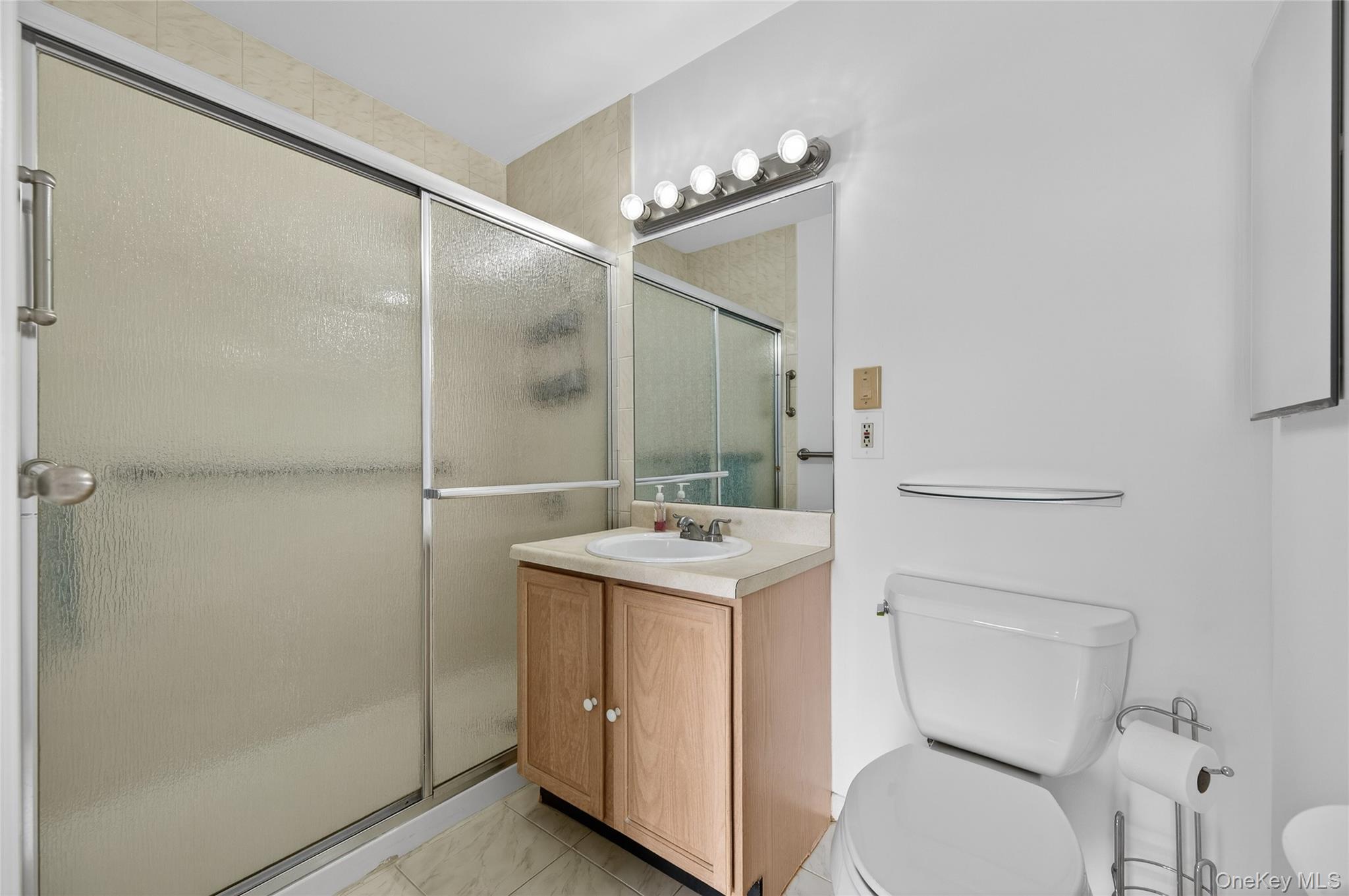 #12 photo, 54 School Street, Нассау ‖ Westbury , NY 11590