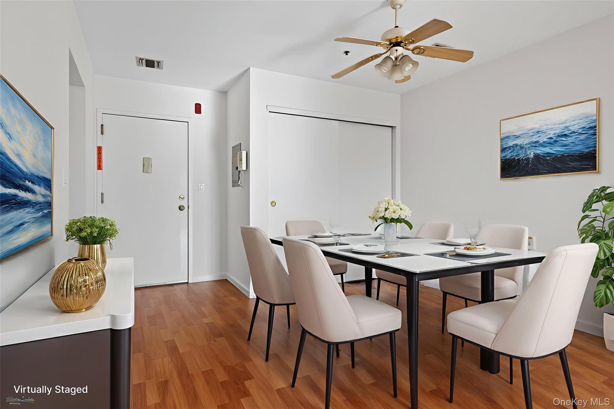 #6 photo, 54 School Street, Нассау ‖ Westbury , NY 11590