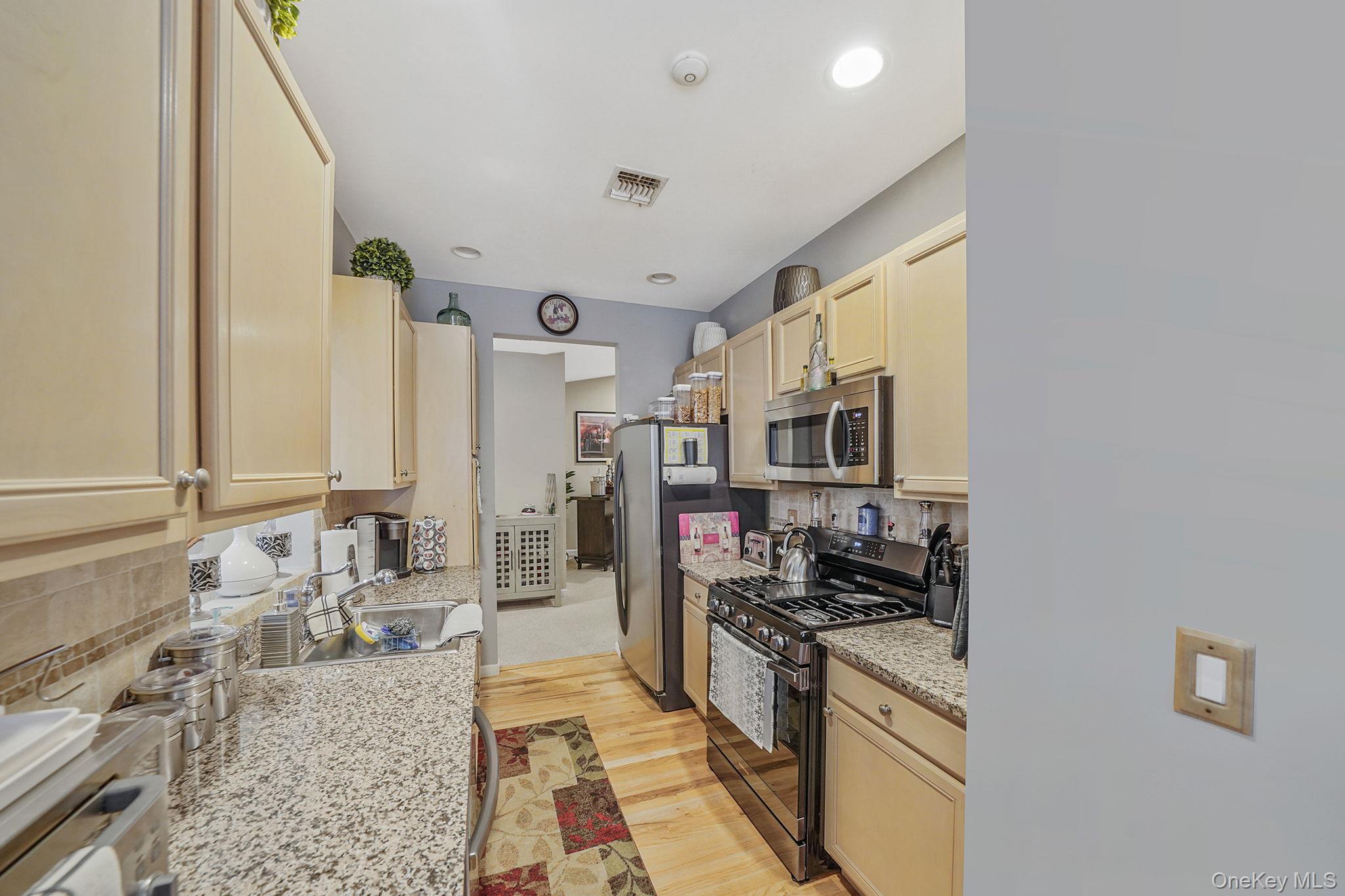 #6 photo, 109 Constantine Way, Mount Sinai , NY 11766