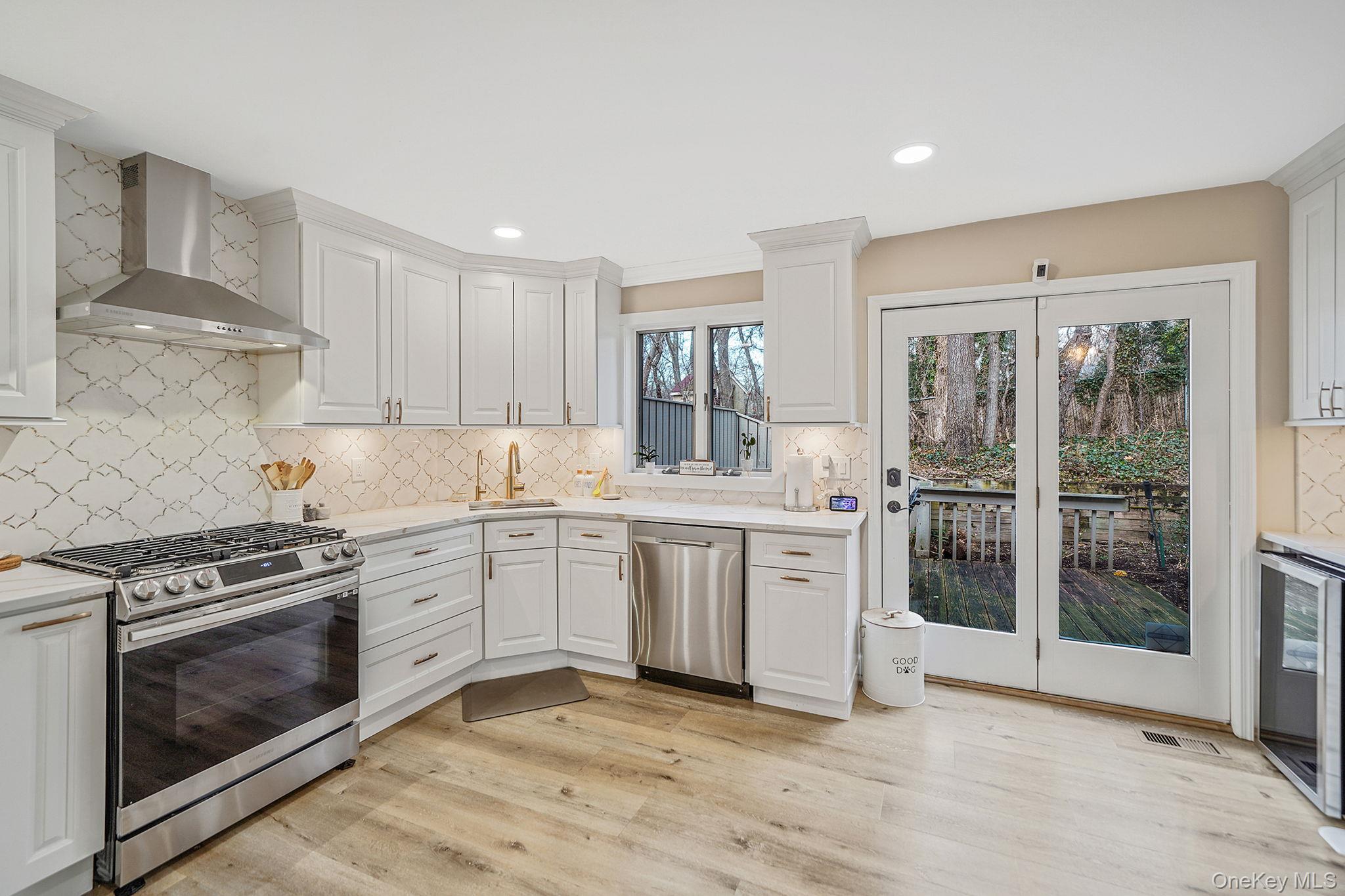 #11 photo, 6 Stone Gate Court, 東長島 Smithtown , NY 11787