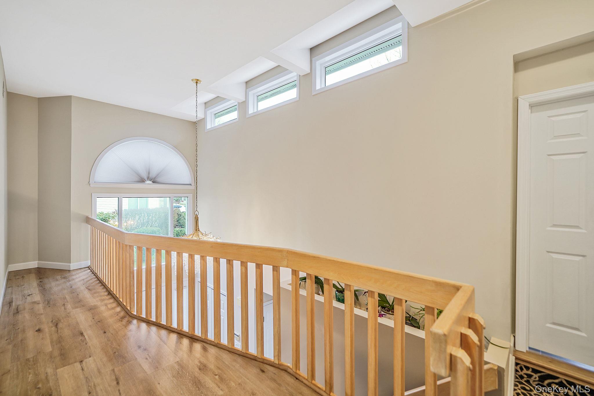 #14 photo, 6 Stone Gate Court, 東長島 Smithtown , NY 11787