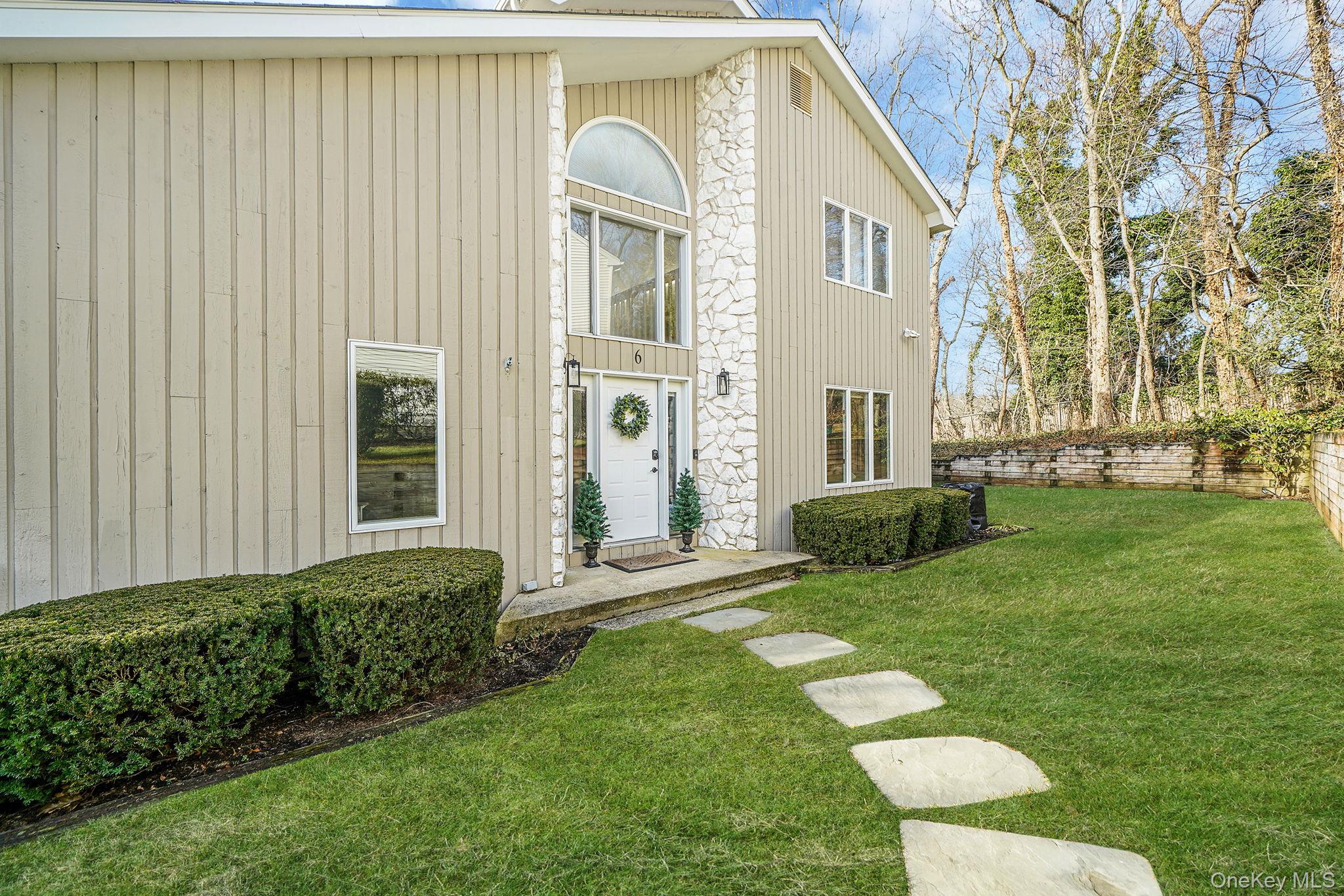 #2 photo, 6 Stone Gate Court, 東長島 Smithtown , NY 11787