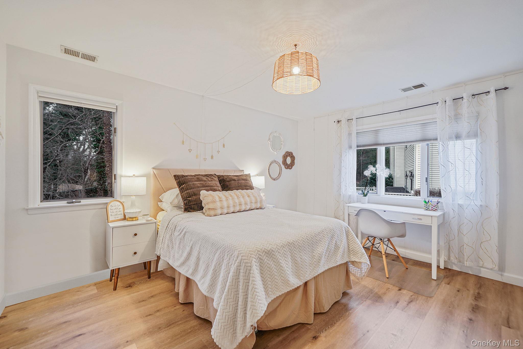 #20 photo, 6 Stone Gate Court, 東長島 Smithtown , NY 11787