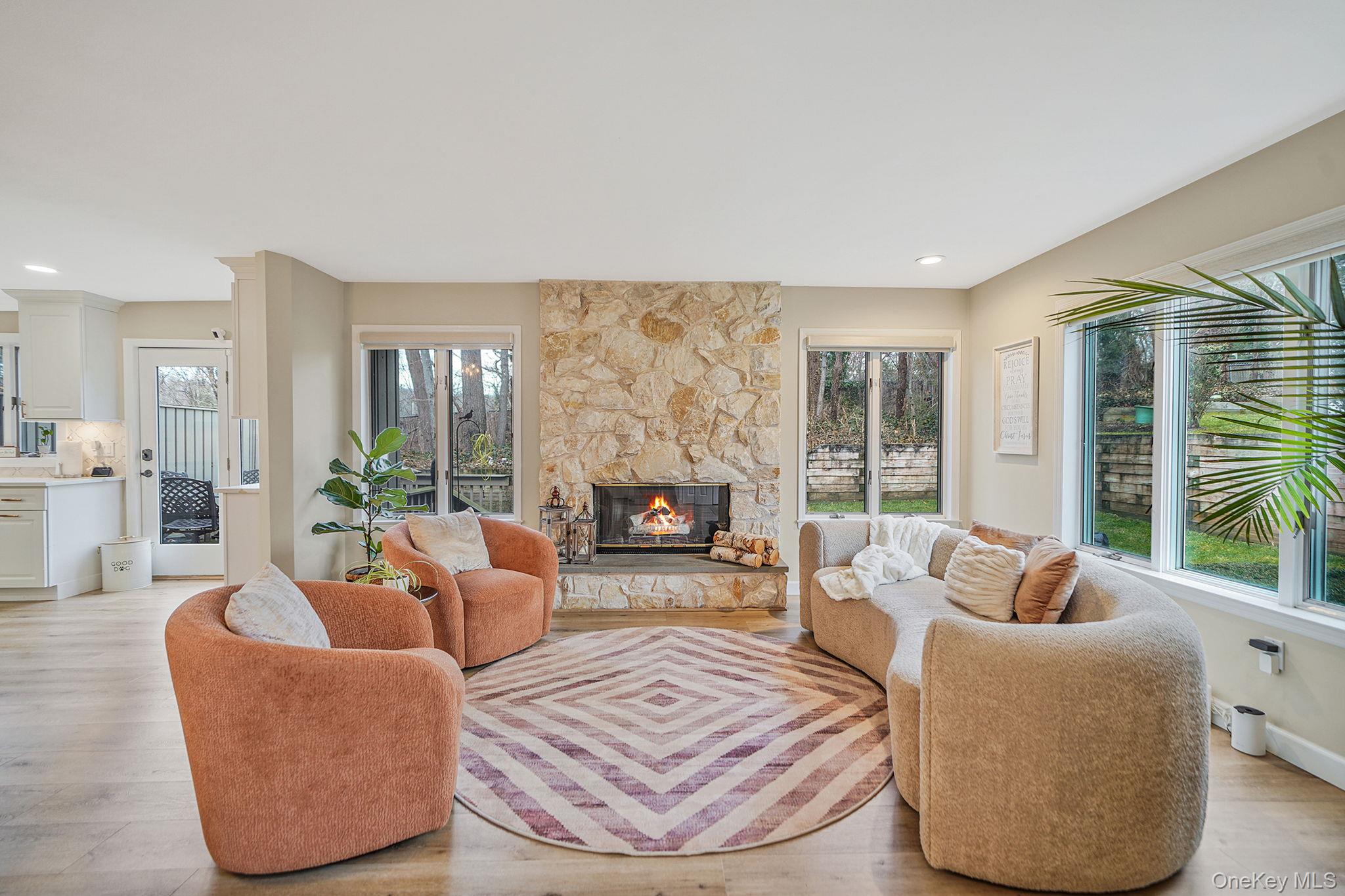 #6 photo, 6 Stone Gate Court, 東長島 Smithtown , NY 11787