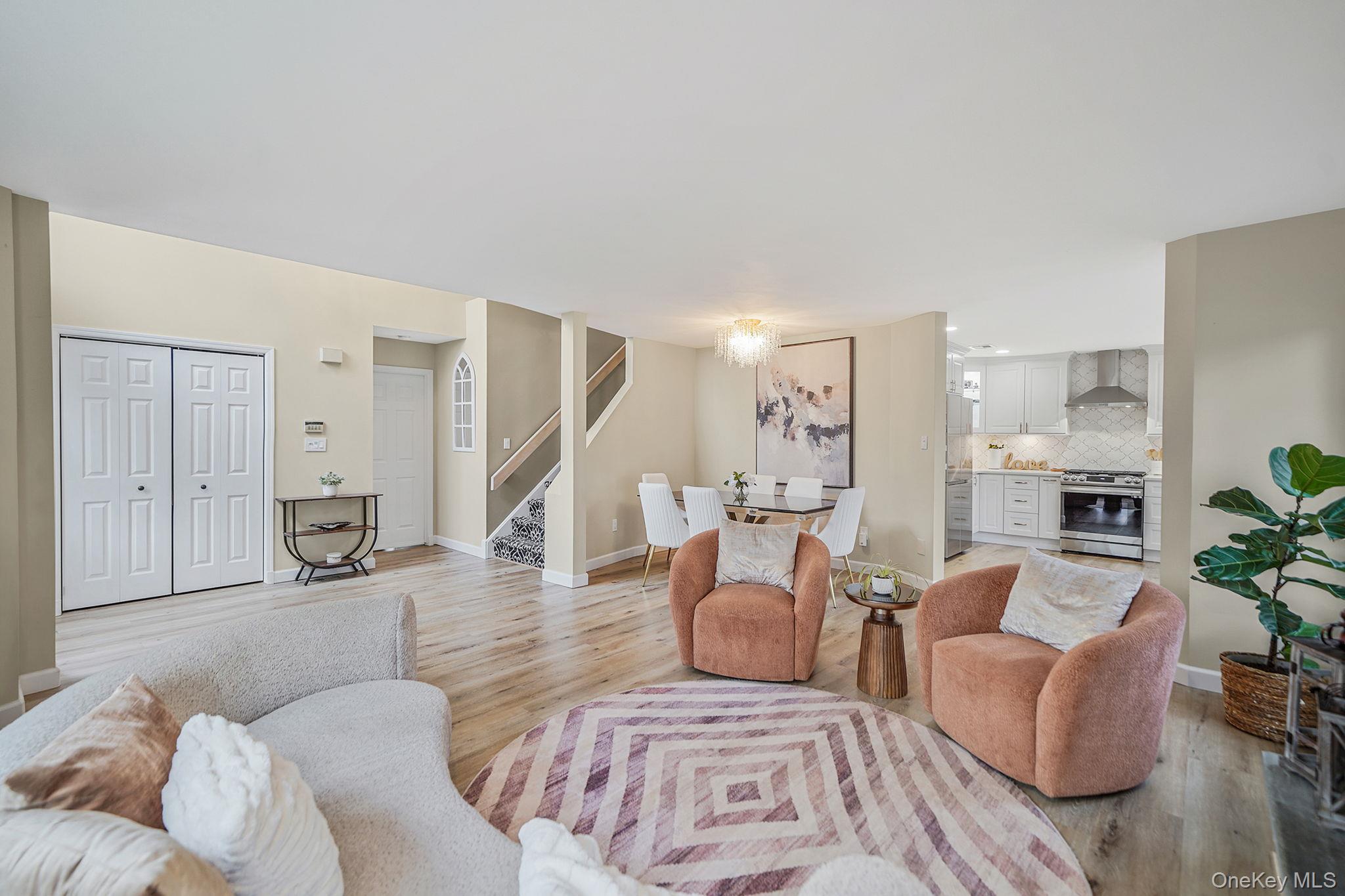 #9 photo, 6 Stone Gate Court, 東長島 Smithtown , NY 11787