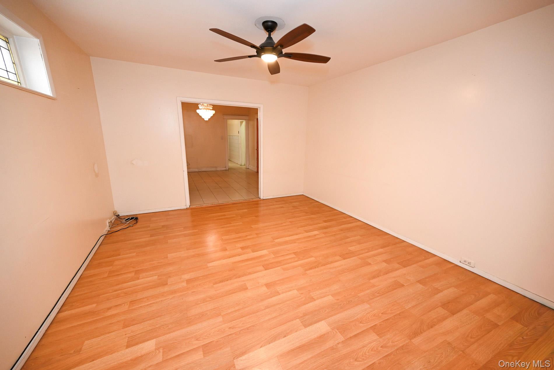 #16 photo, 7839 82nd Street, कुईंस Glendale , NY 11385