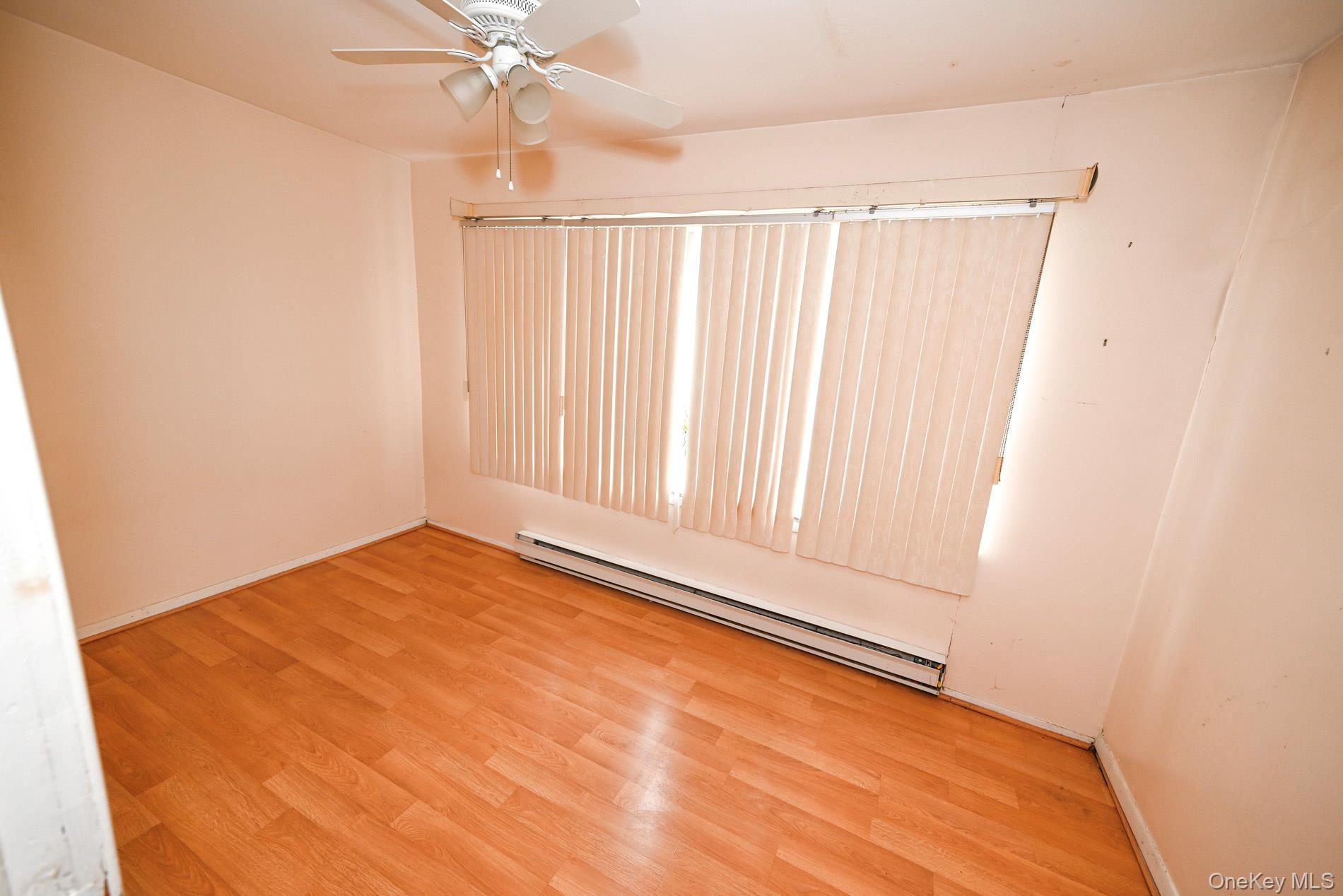 #17 photo, 7839 82nd Street, कुईंस Glendale , NY 11385