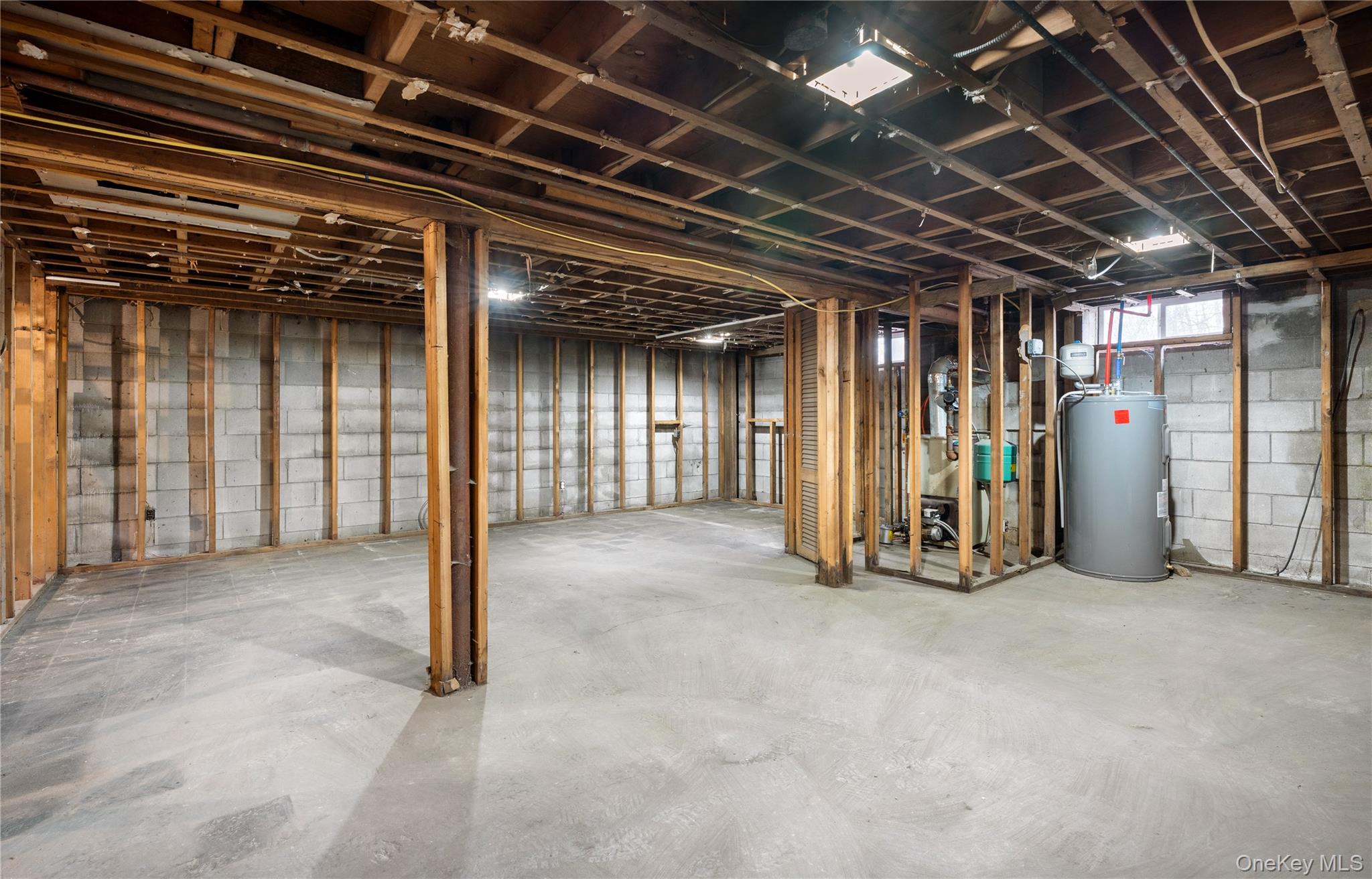 #13 photo, 48 Hawkins Road, 東長島 Centereach , NY 11720