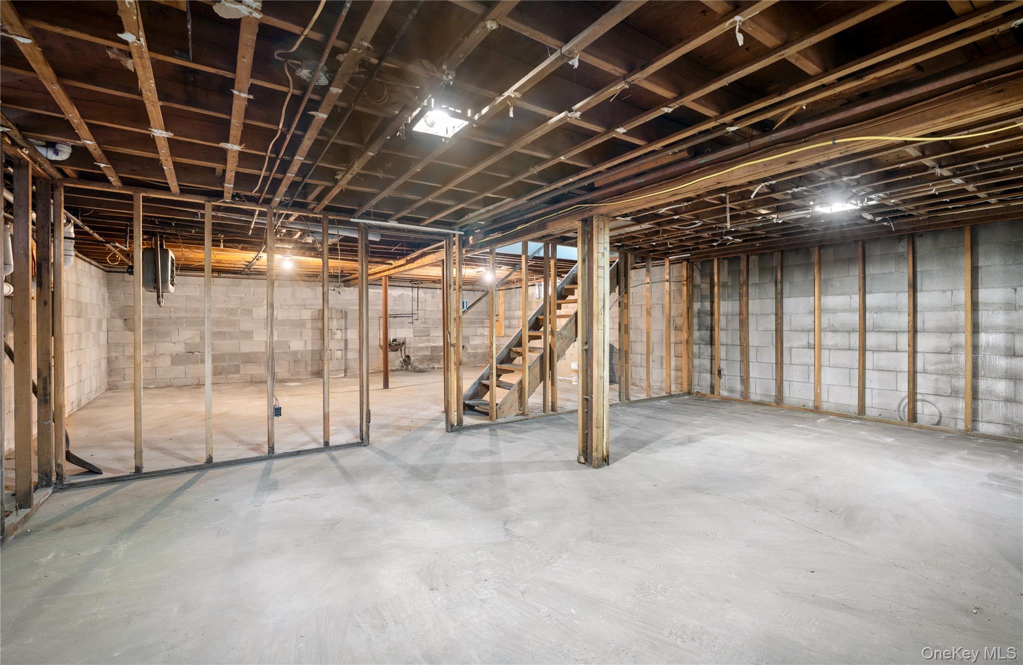 #14 photo, 48 Hawkins Road, 東長島 Centereach , NY 11720