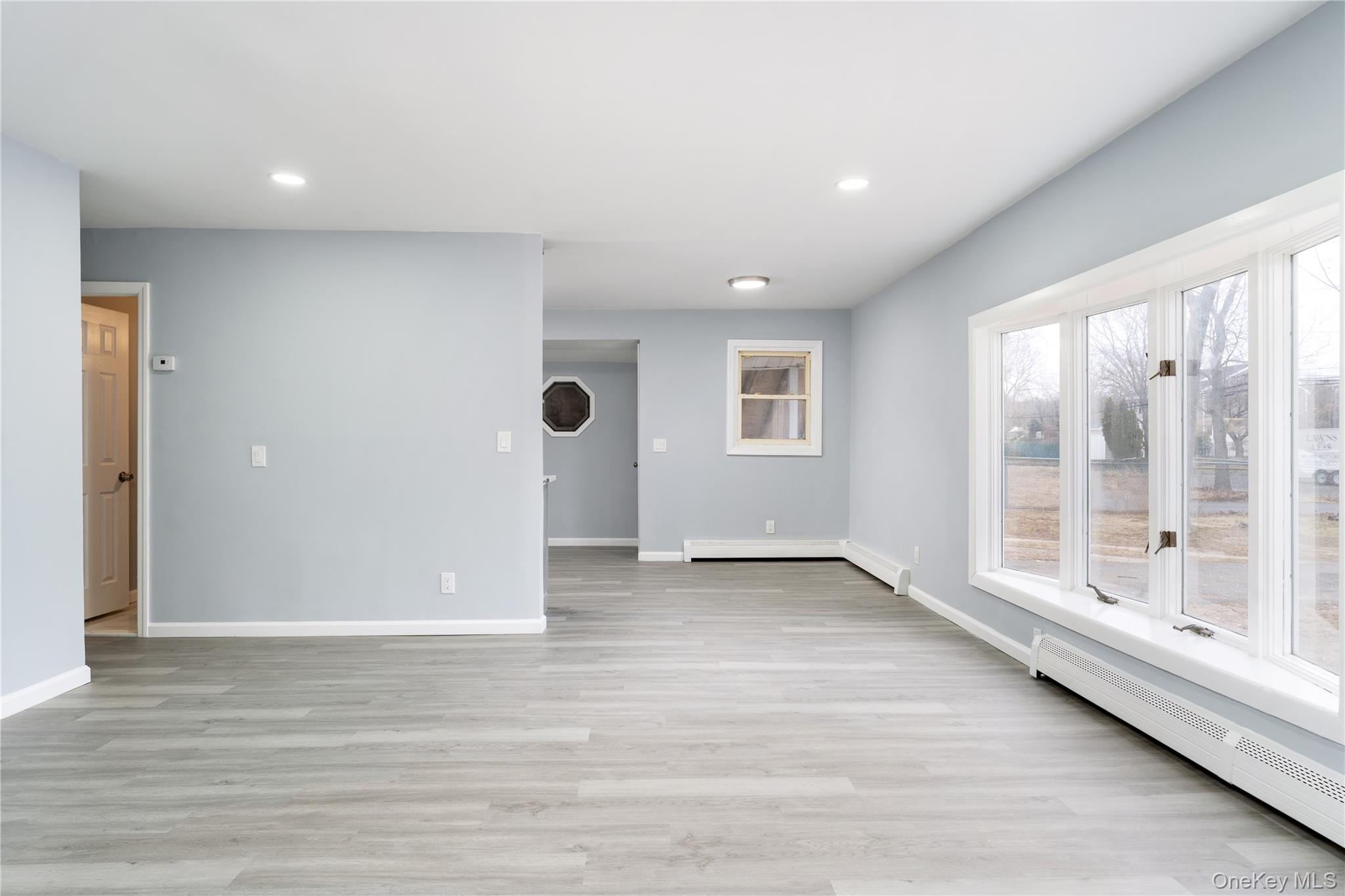 #3 photo, 48 Hawkins Road, 東長島 Centereach , NY 11720