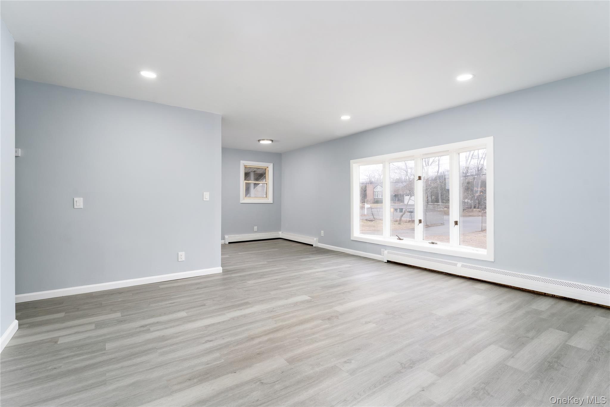 #4 photo, 48 Hawkins Road, 東長島 Centereach , NY 11720