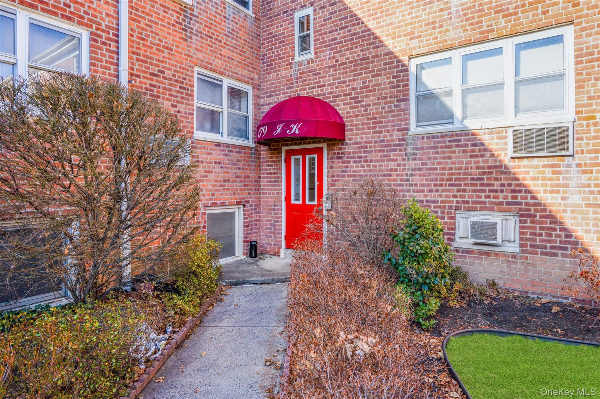 #2 photo, 179 Drake Avenue, New Rochelle , NY 10805