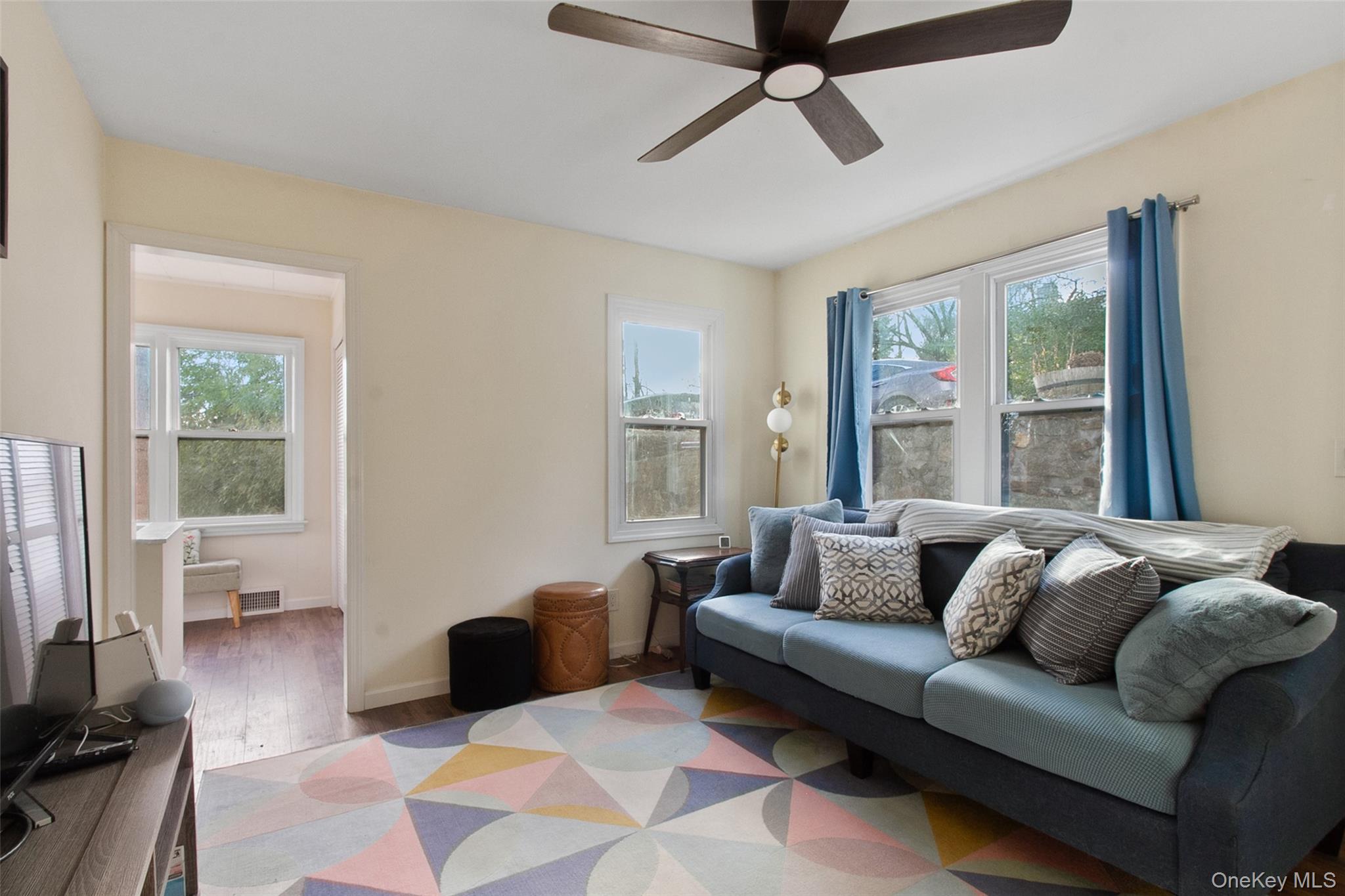 #4 photo, 4 Melnick Place, 뉴욕주 Lake Peekskill , NY 10537