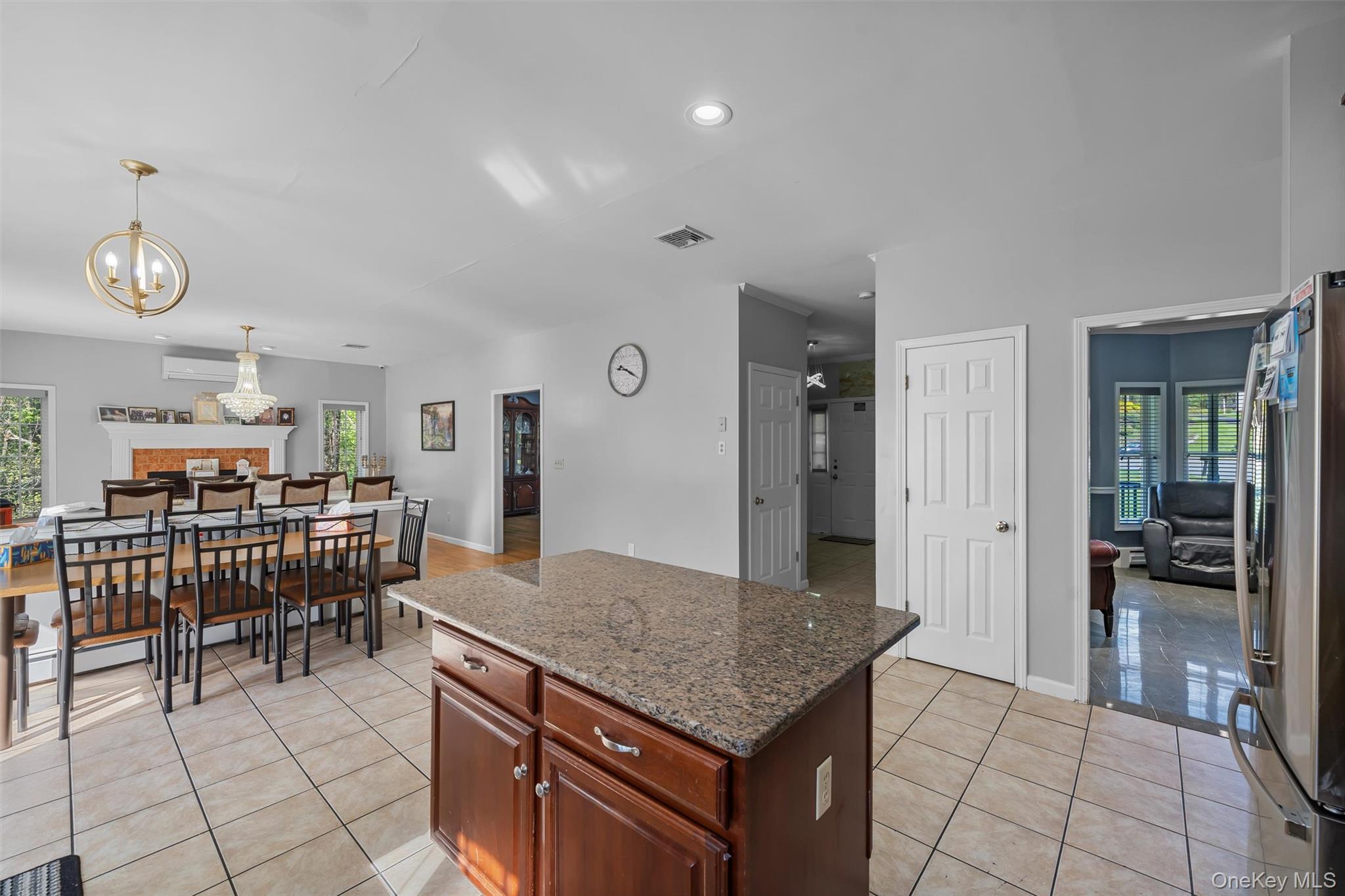 #8 photo, 12 Damian Court, Chester , NY 10918