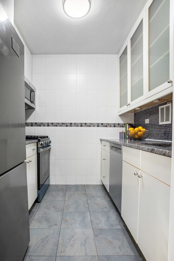 #4 photo, 245 E 93RD Street, 曼哈顿 Yorkville , NY 10128