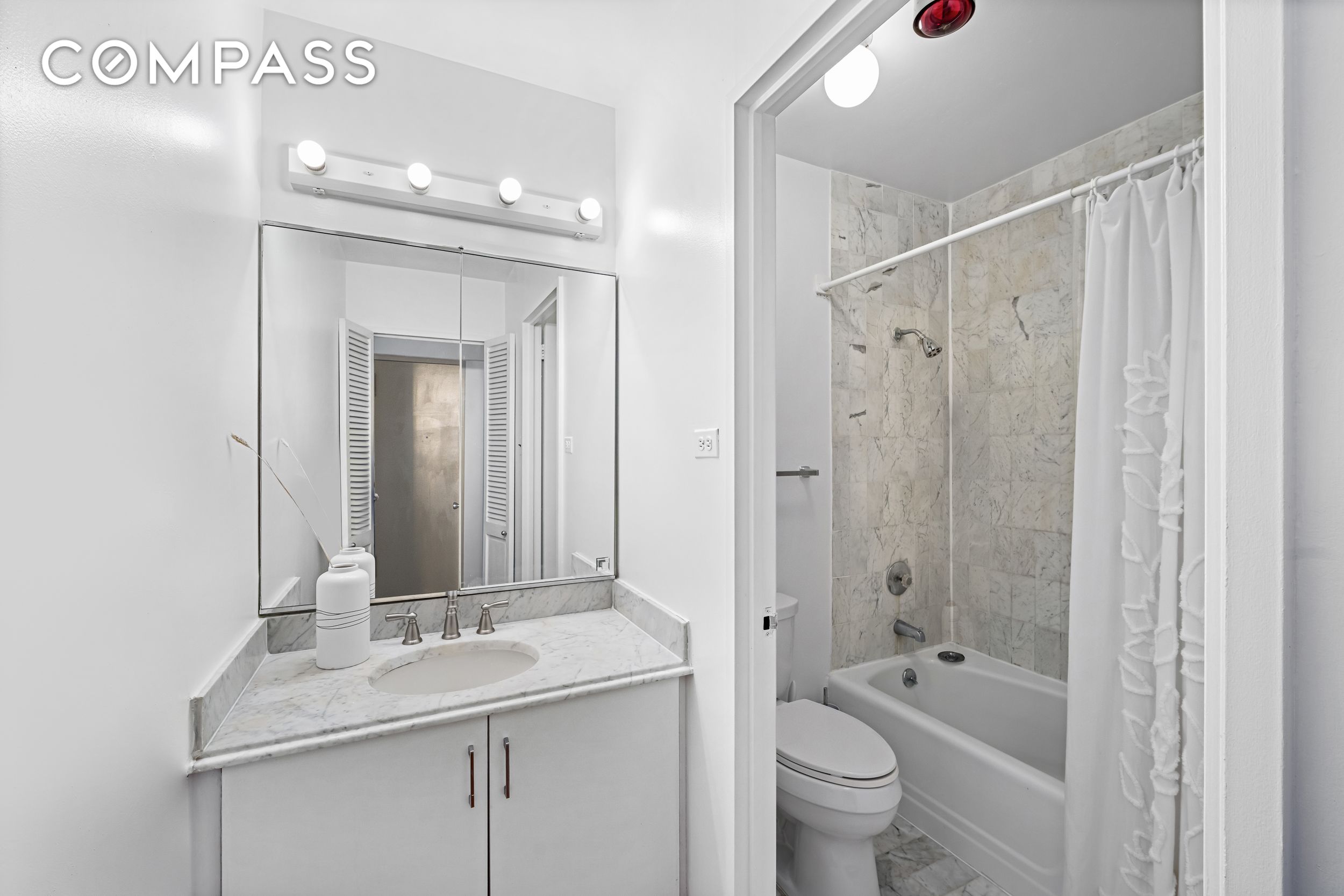 #6 photo, New York City, 맨해튼 Midtown East , NY 10022