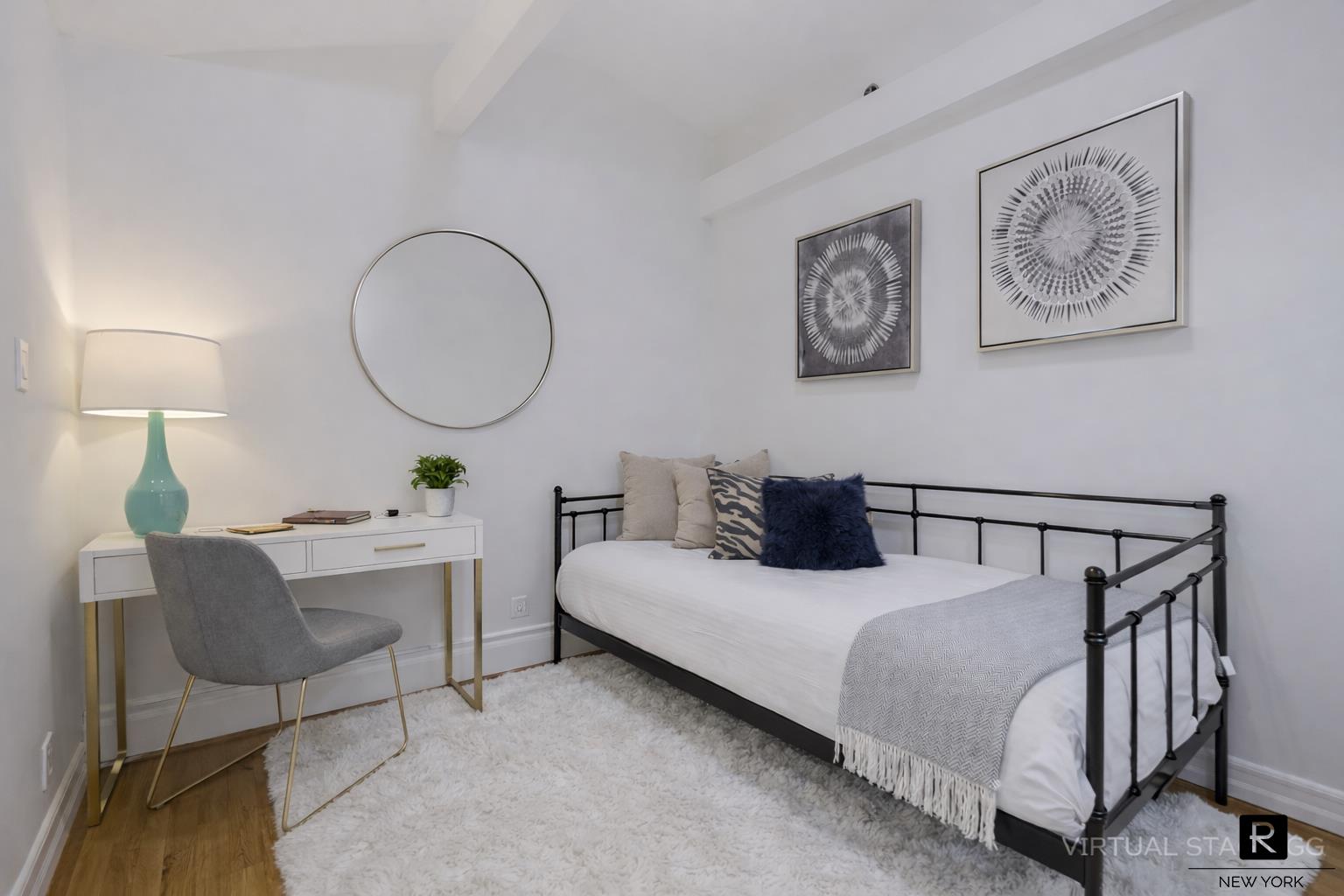 #13 photo, 407 E 12th Street, Манхэттен ‖ East Village , NY 10009