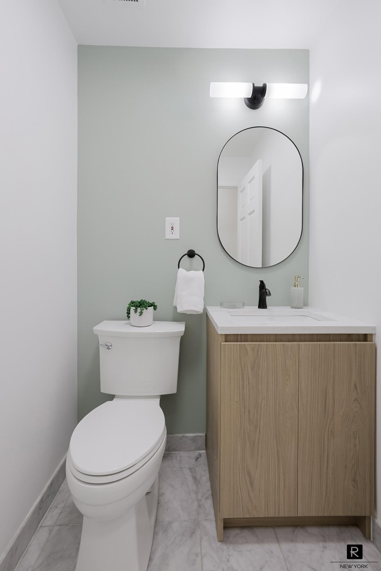 #5 photo, 407 E 12th Street, Манхэттен ‖ East Village , NY 10009