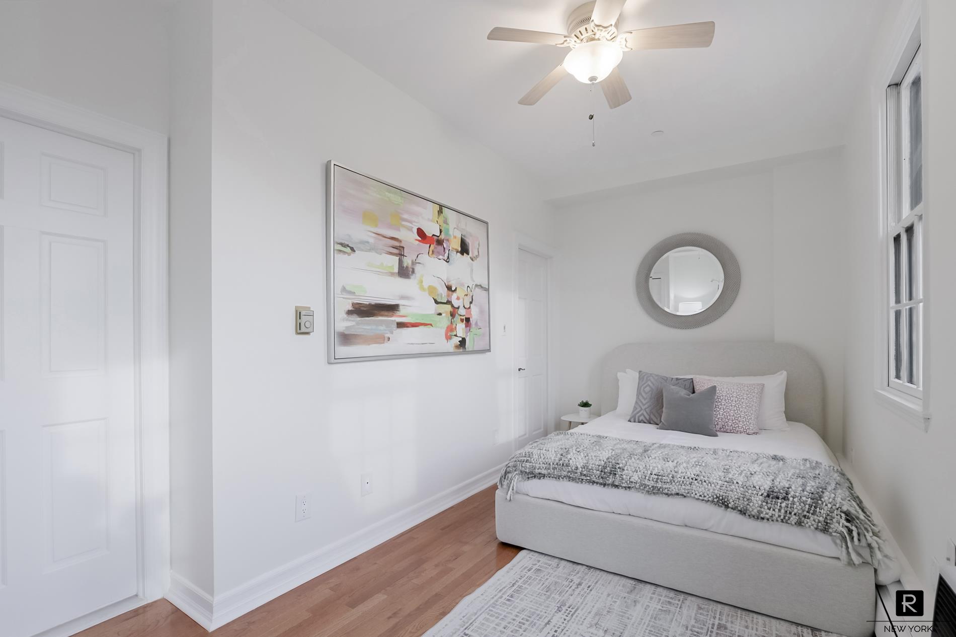 #7 photo, 407 E 12th Street, Манхэттен ‖ East Village , NY 10009