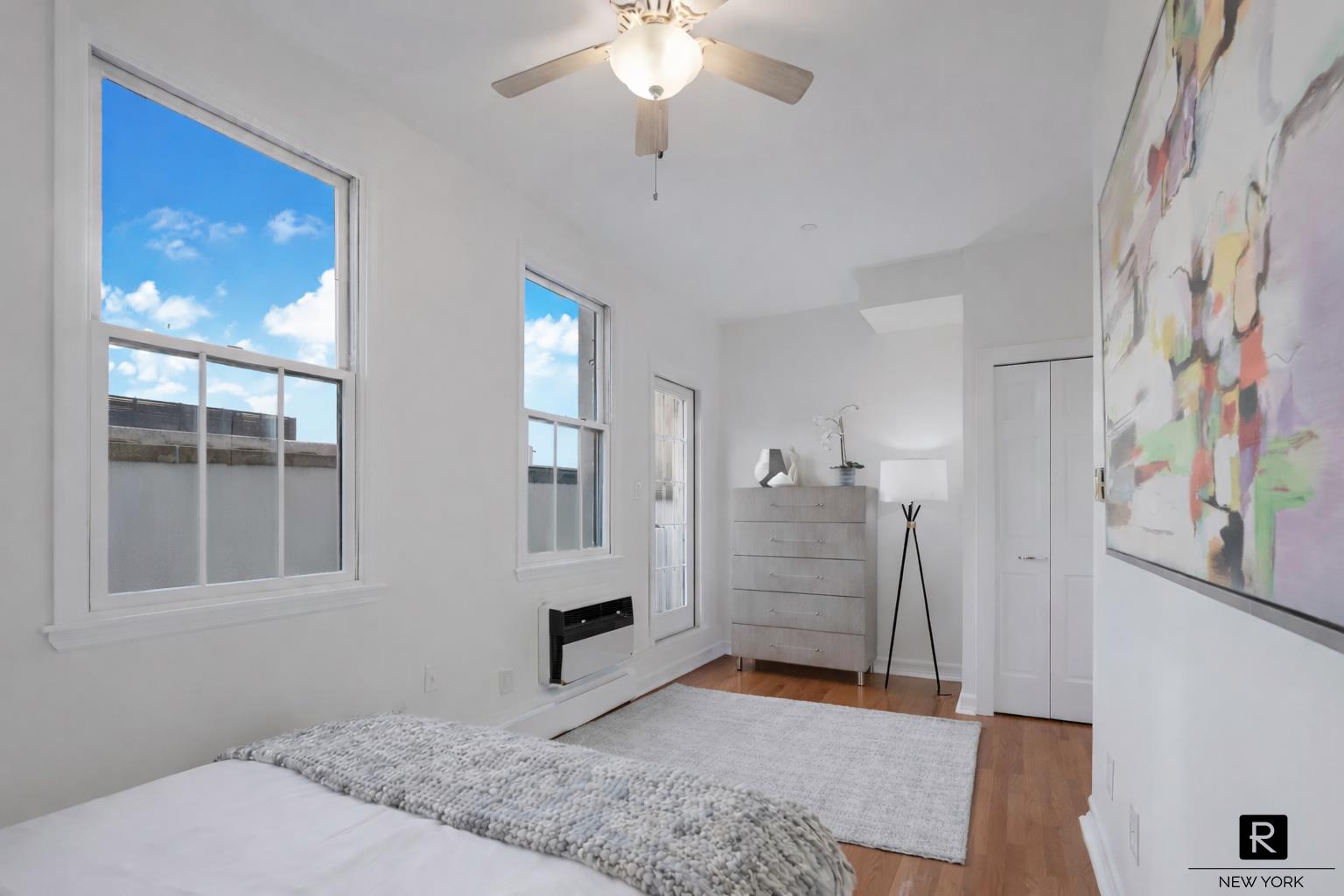 #9 photo, 407 E 12th Street, Манхэттен ‖ East Village , NY 10009