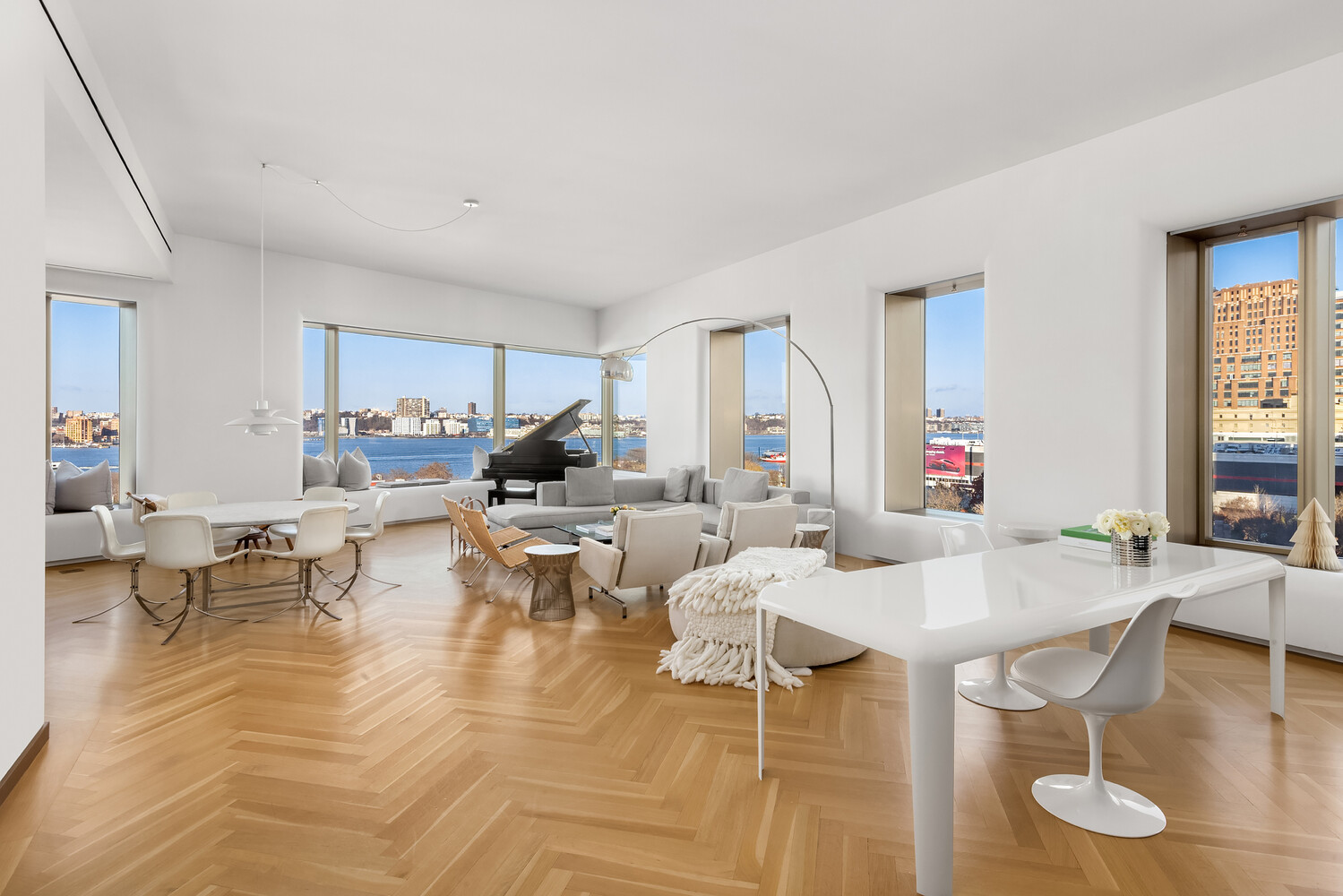 #1 photo, 551 W 21ST Street, मैनहटन Chelsea , NY 10011