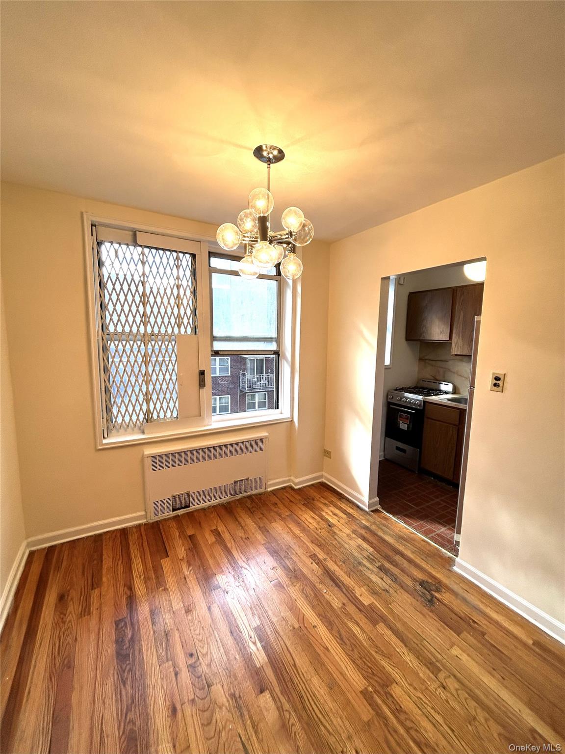 #2 photo, 67-30 Clyde Street, 皇后區 Forest Hills , NY 11375