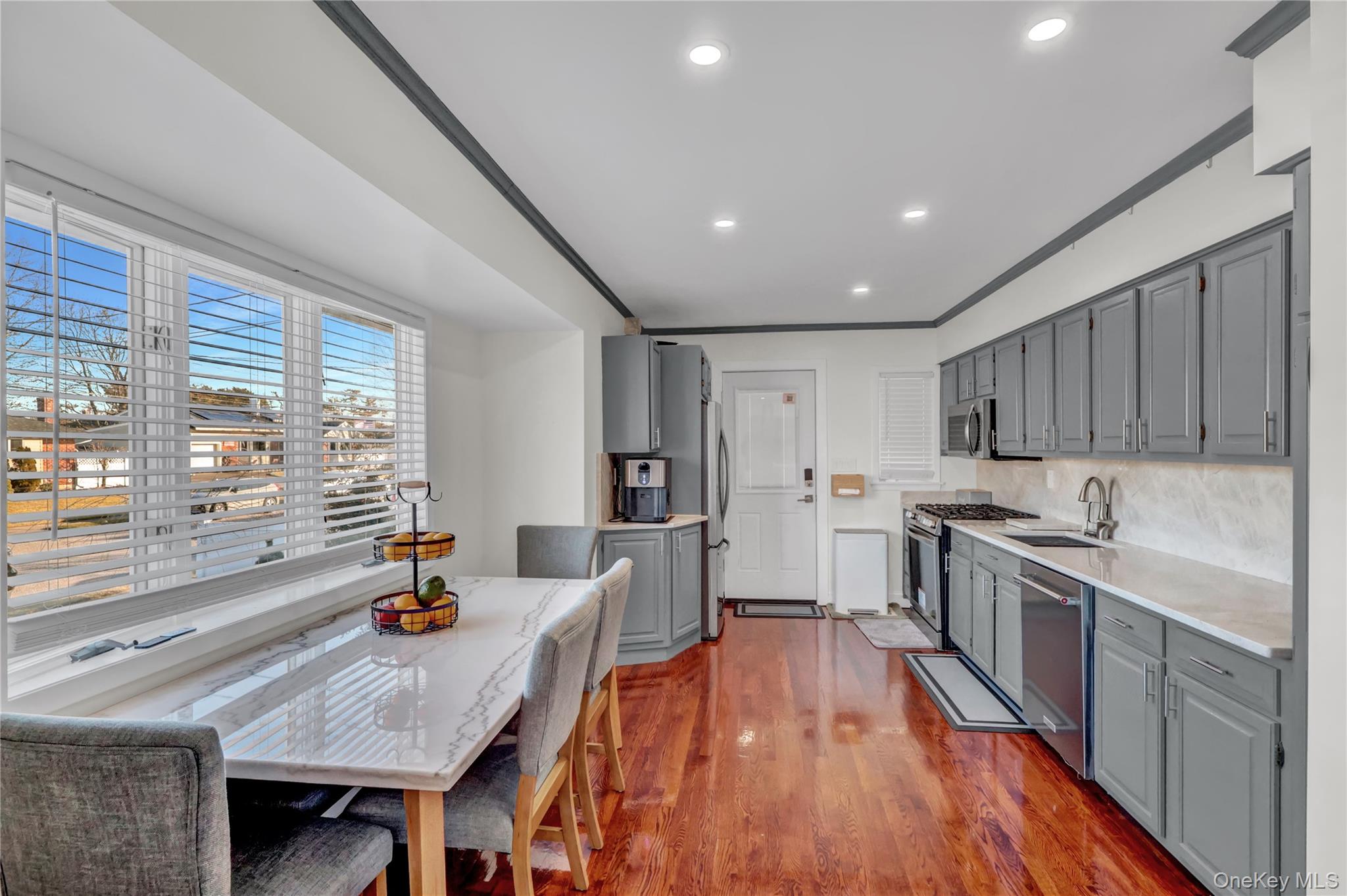 #11 photo, 14 Lisa Drive, מחוז סאפוק Deer Park , NY 11729