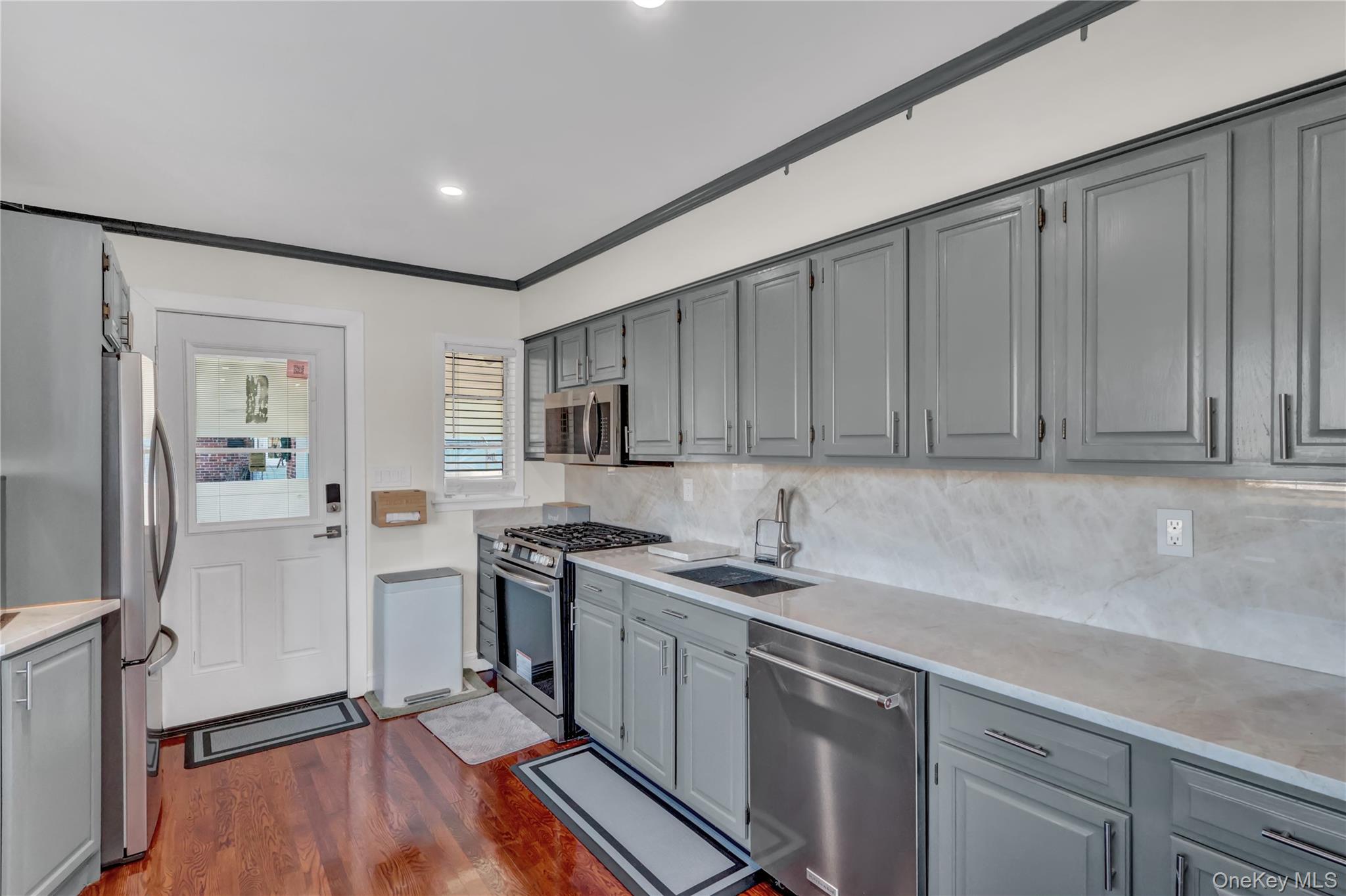 #13 photo, 14 Lisa Drive, מחוז סאפוק Deer Park , NY 11729