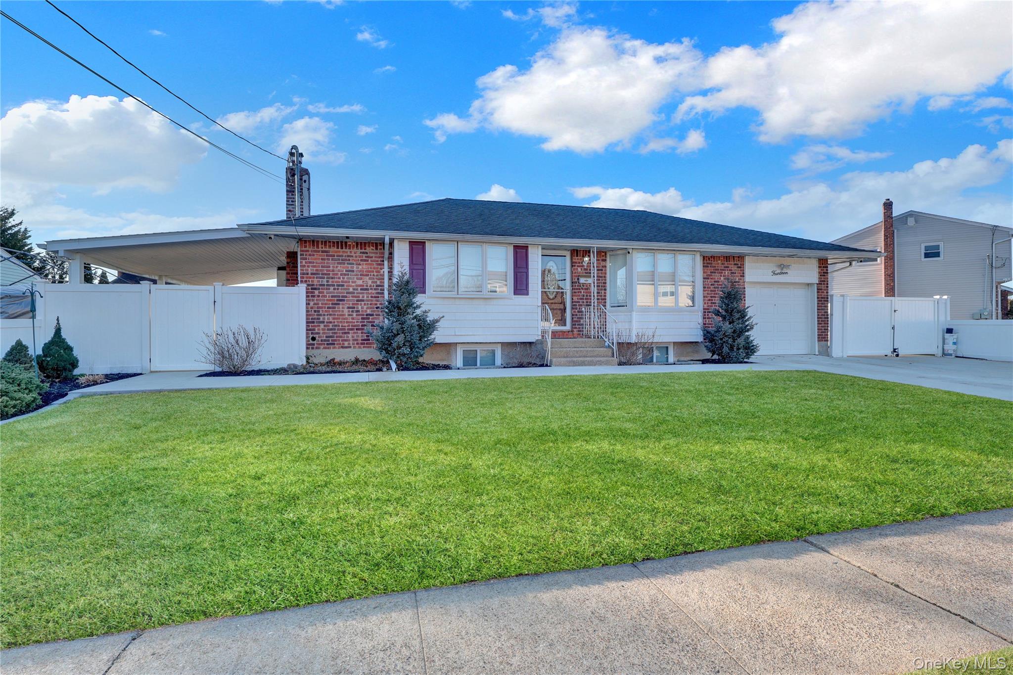 #2 photo, 14 Lisa Drive, מחוז סאפוק Deer Park , NY 11729