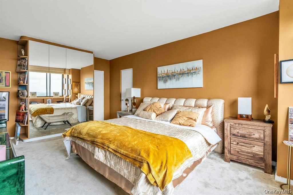 #20 photo, 269-10 Grand Central Parkway, Floral Park , NY 11005