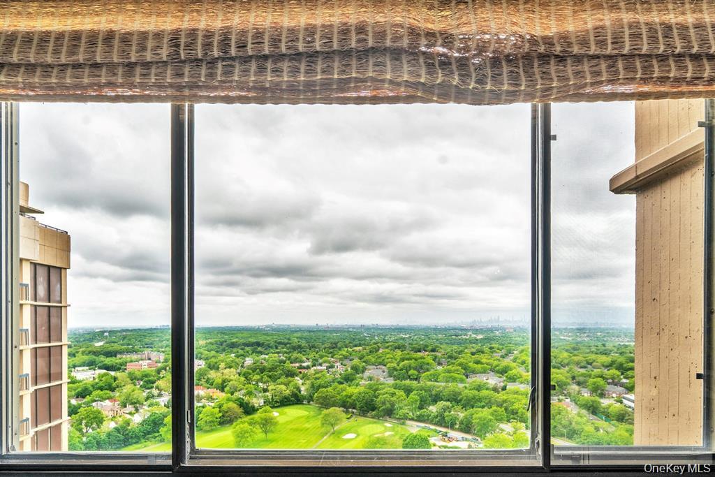 #8 photo, 269-10 Grand Central Parkway, Floral Park , NY 11005