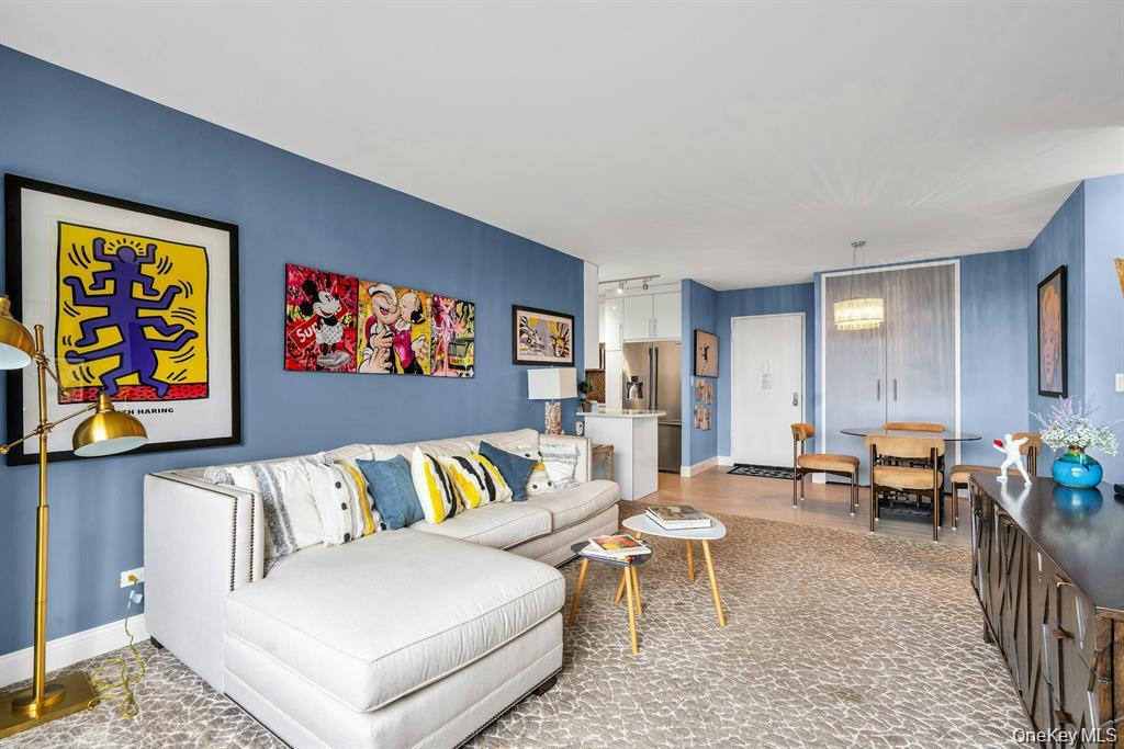 #9 photo, 269-10 Grand Central Parkway, Floral Park , NY 11005