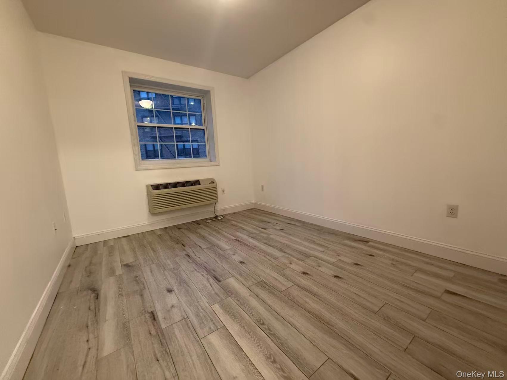 #5 photo, 57-14 Xenia Street, 皇后區 Corona , NY 11368