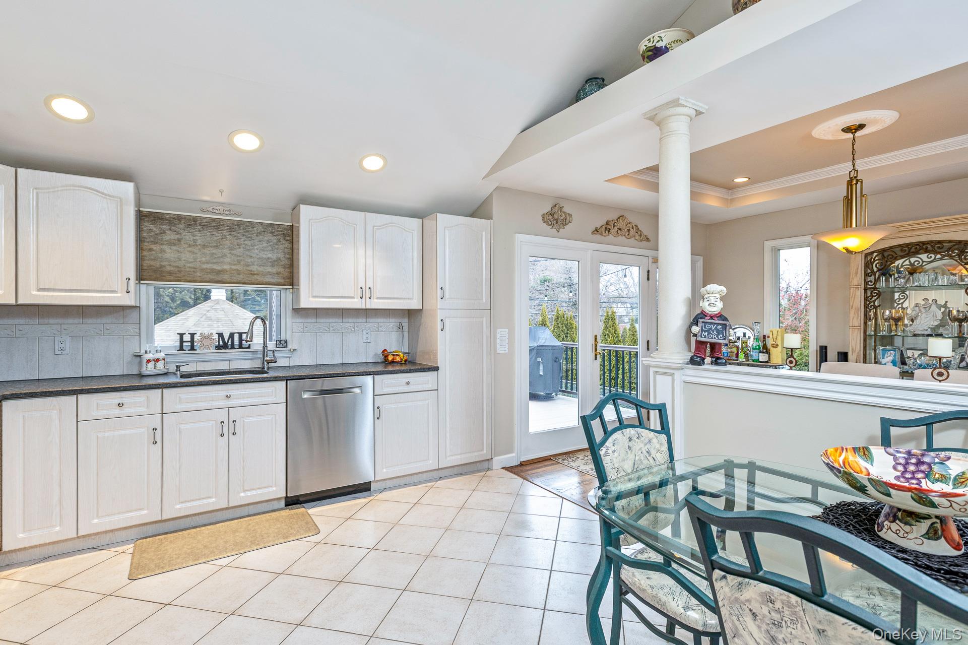 #12 photo, 74 Lauren Avenue, Саффолк ‖ Dix Hills , NY 11746