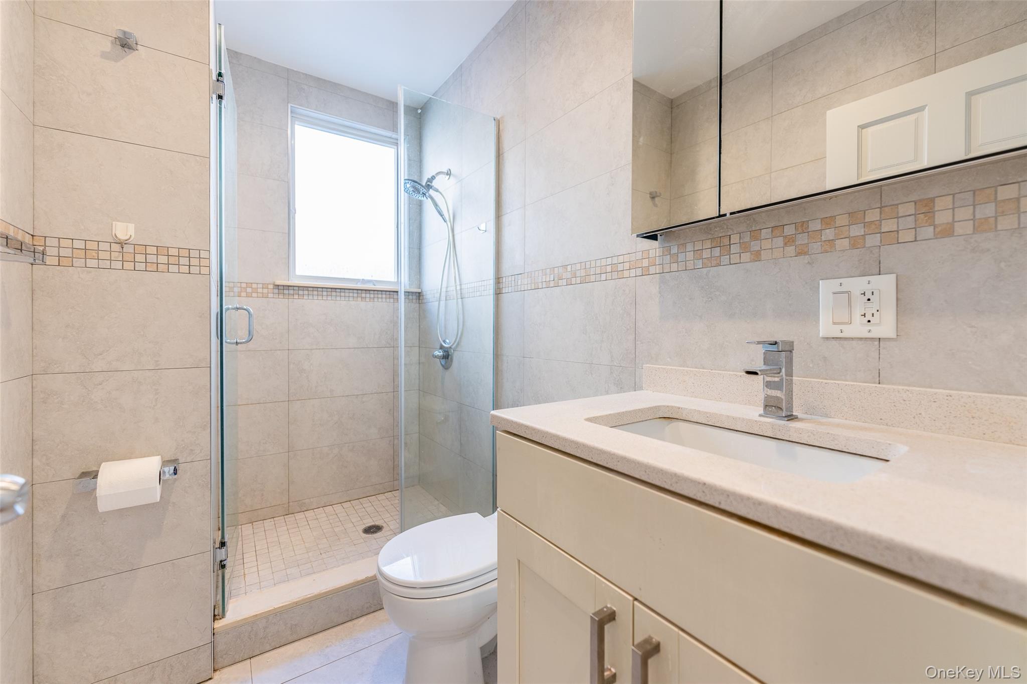 #12 photo, 5312 199th Street, קווינס Fresh Meadows , NY 11365